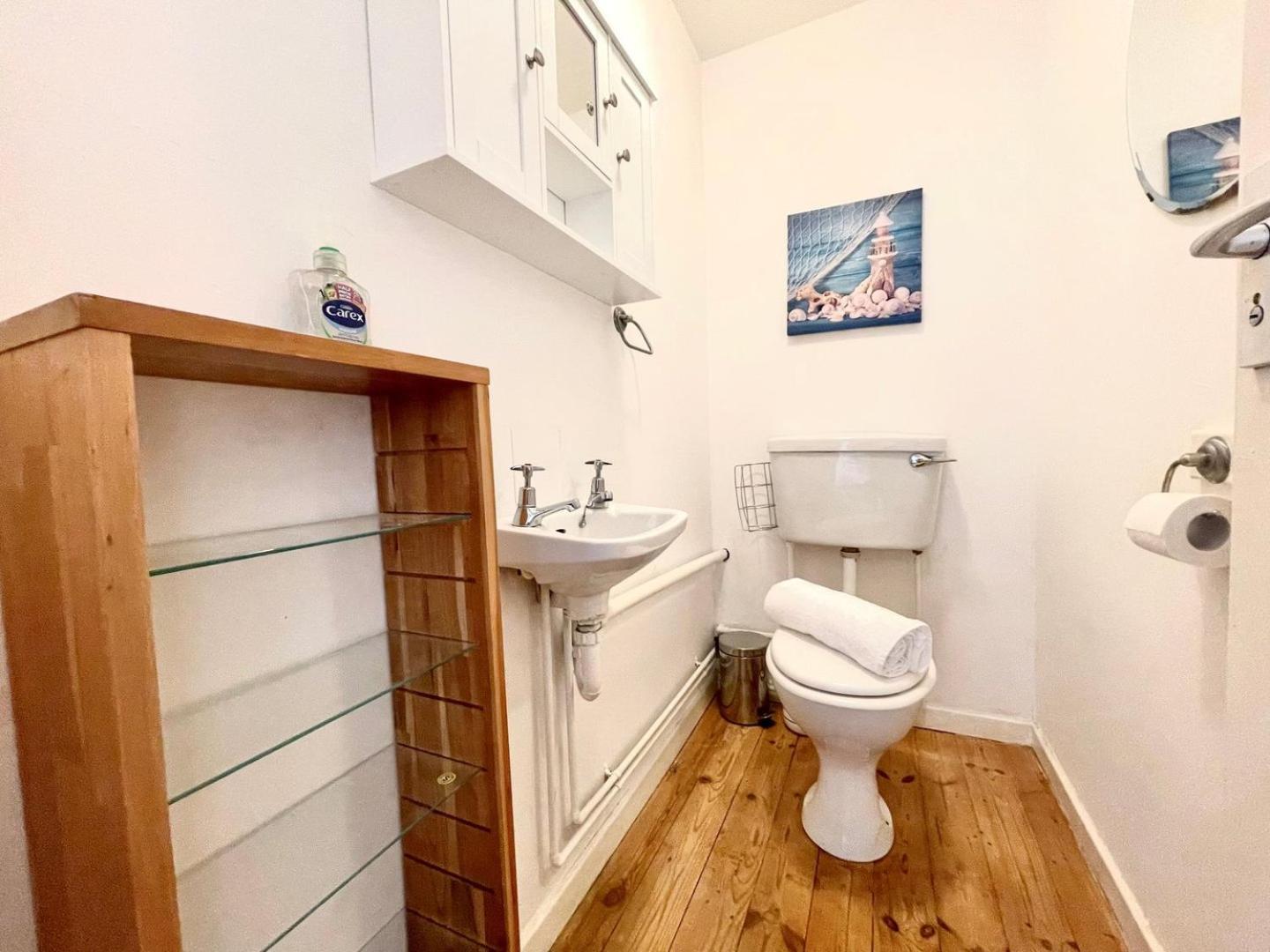 Guestready-close To Leeds City, Spacious, Sleeps 6 * Leeds (West Yorkshire)