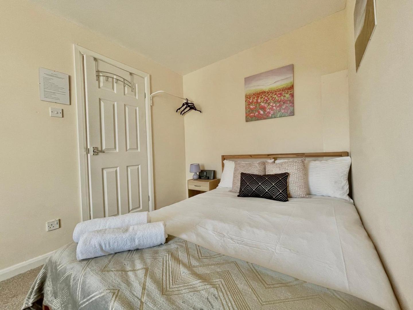 Guestready-close To Leeds City, Spacious, Sleeps 6