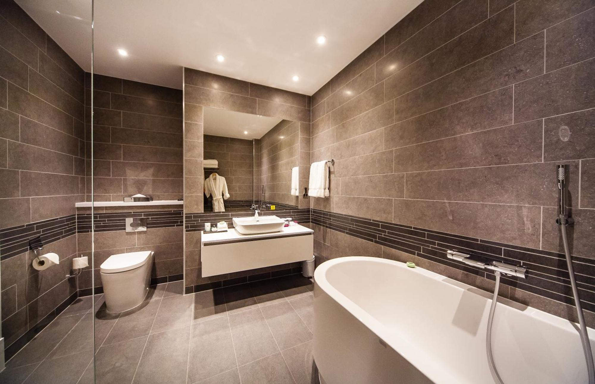 Crowne Plaza Leeds By Ihg 4*
