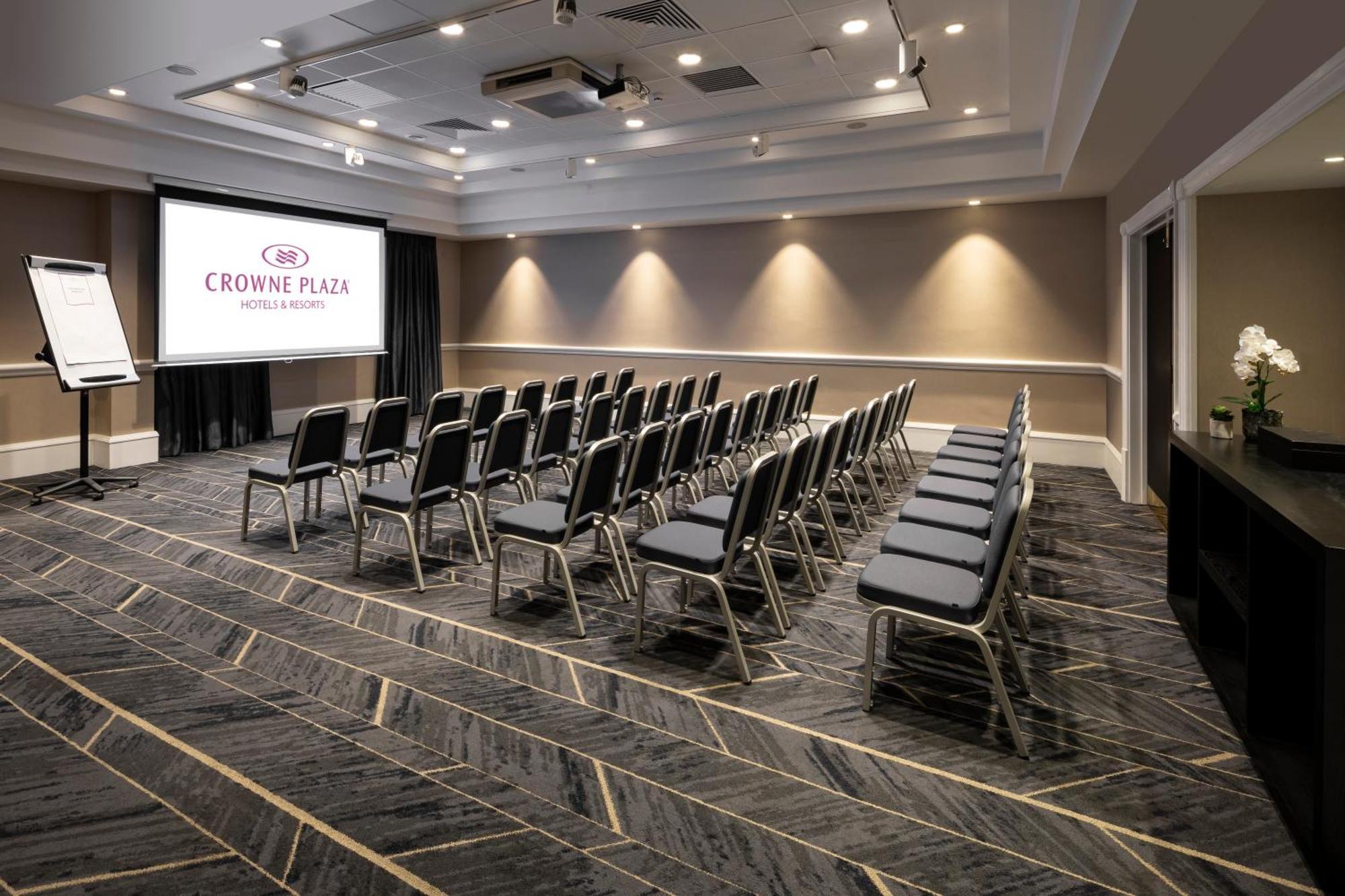 Crowne Plaza Leeds By Ihg Hotel