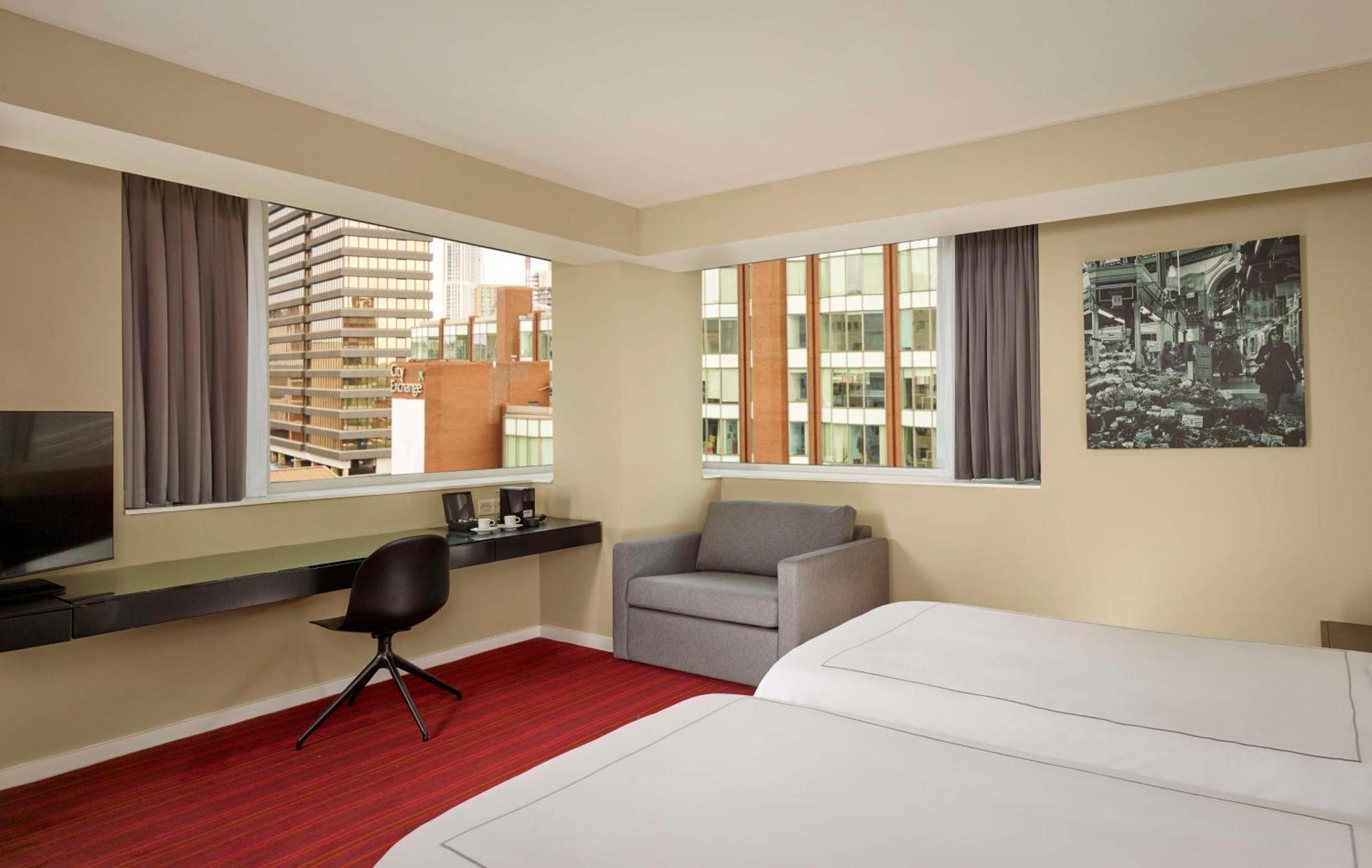 Park Plaza 4*