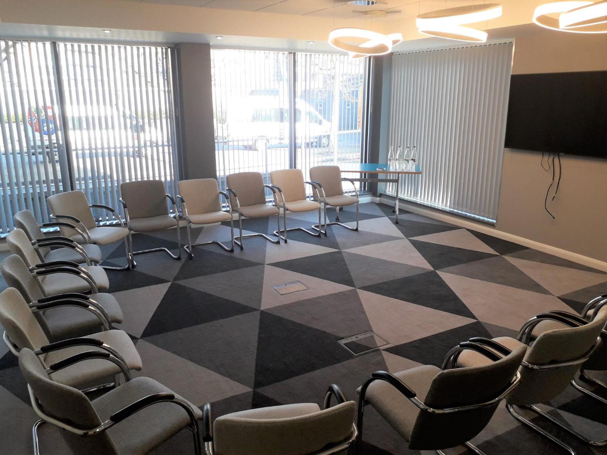 Express Centre - Armouries By Ihg Hotel