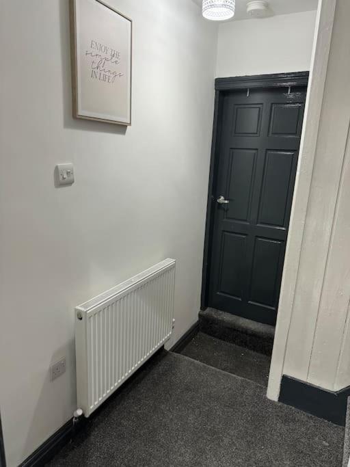 Contractors, Groups 4xbedrooms 5xdouble Beds, Close To Free Parking Sleeps X 10 Wifi ,netflix,lgi Check Reviwz *