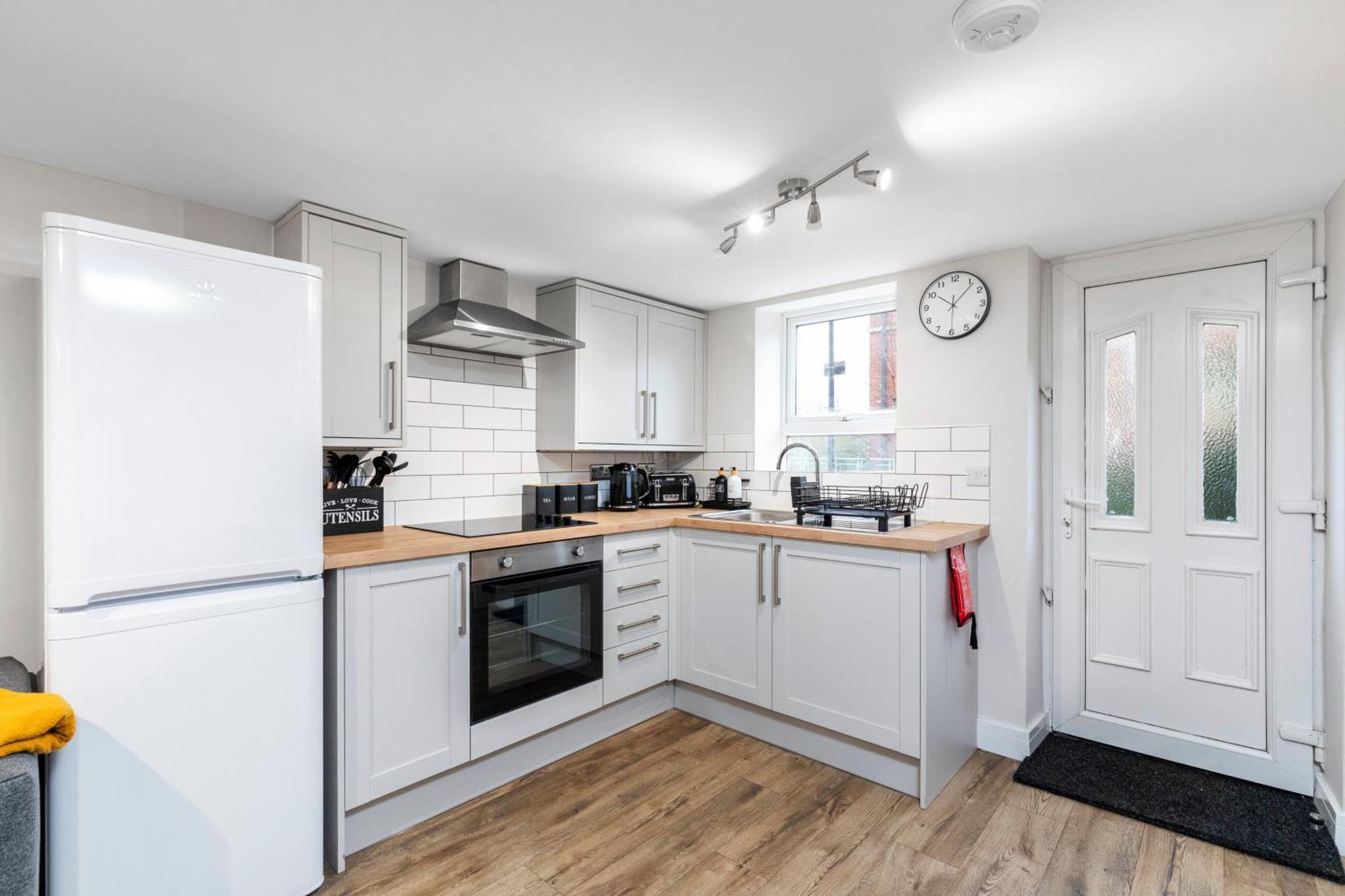 Cosy One Bed In Leeds Apartment *