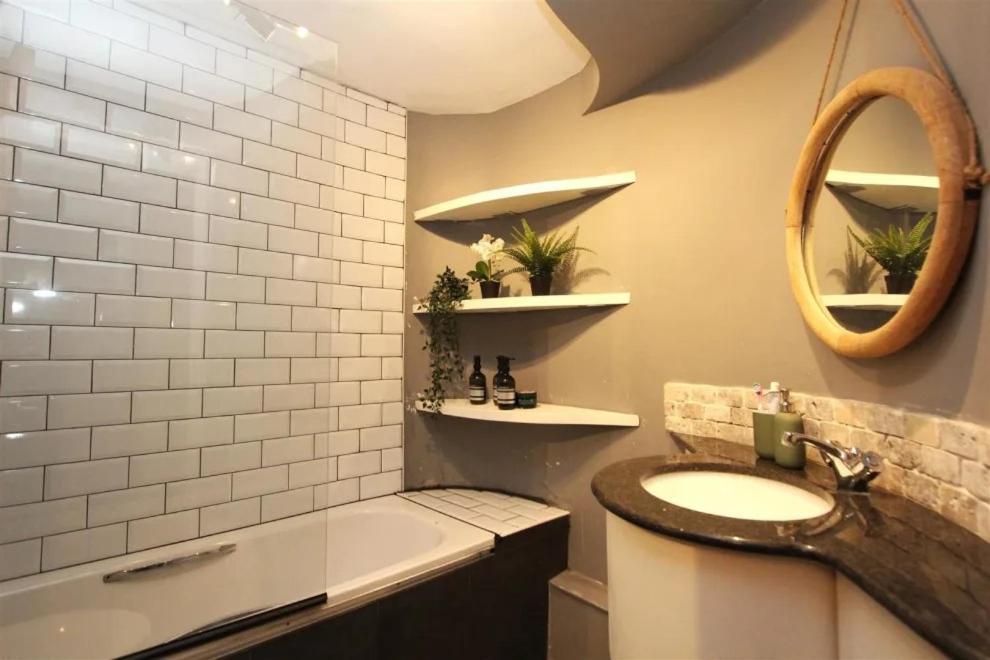 Large New-york Style Penthouse In Leeds City Centre With Contactless Check In Apartment *