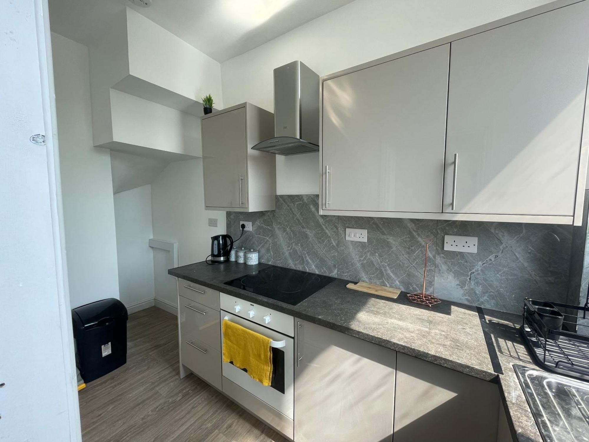 Entire Place In Leeds Sleeps 6 Holiday home