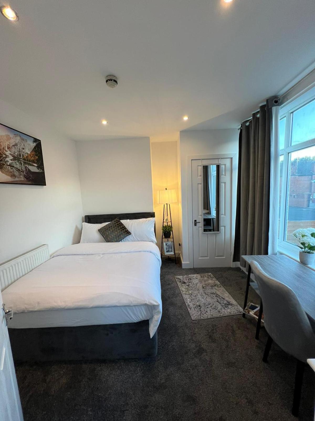 J&f In Leeds Leeds (West Yorkshire)