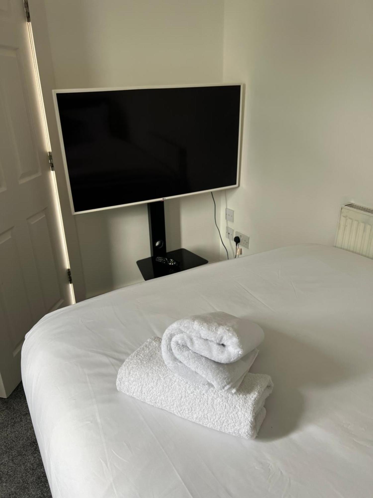 J&f In Leeds Homestay *