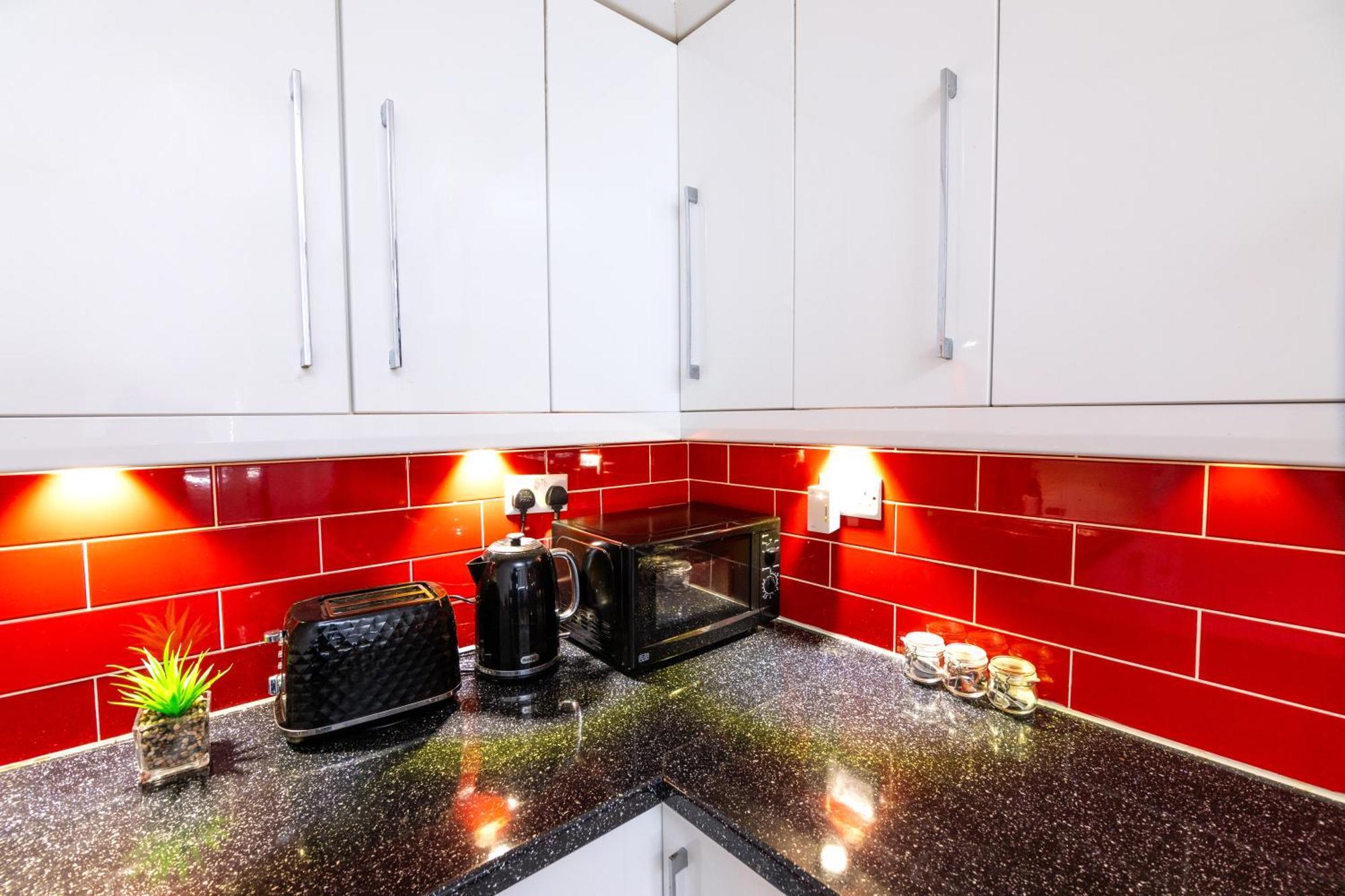 Spacious Close To City Centre With Secure Parking Apartment Leeds (West Yorkshire)