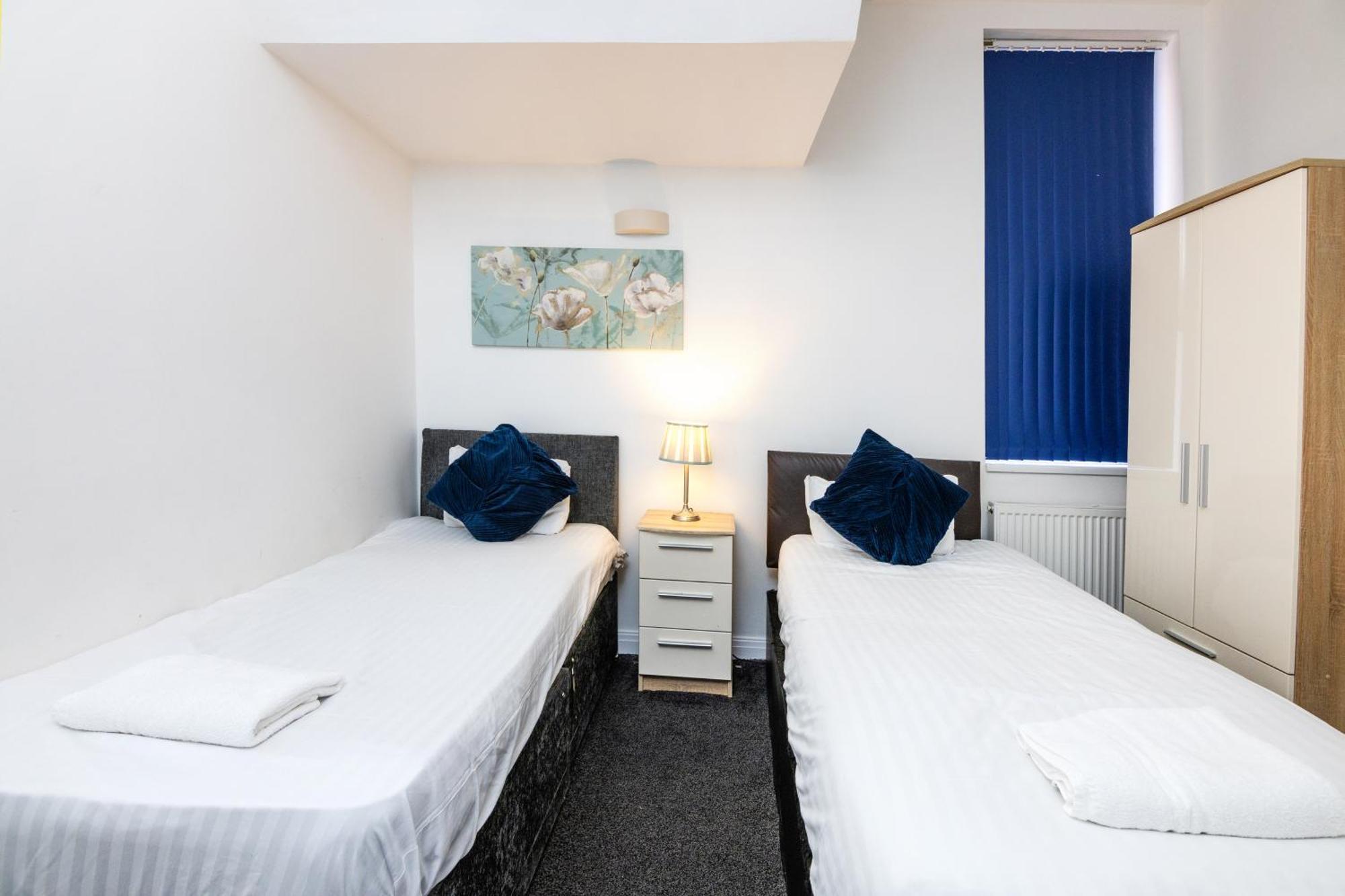 Spacious Close To City Centre With Secure Parking Leeds (West Yorkshire)