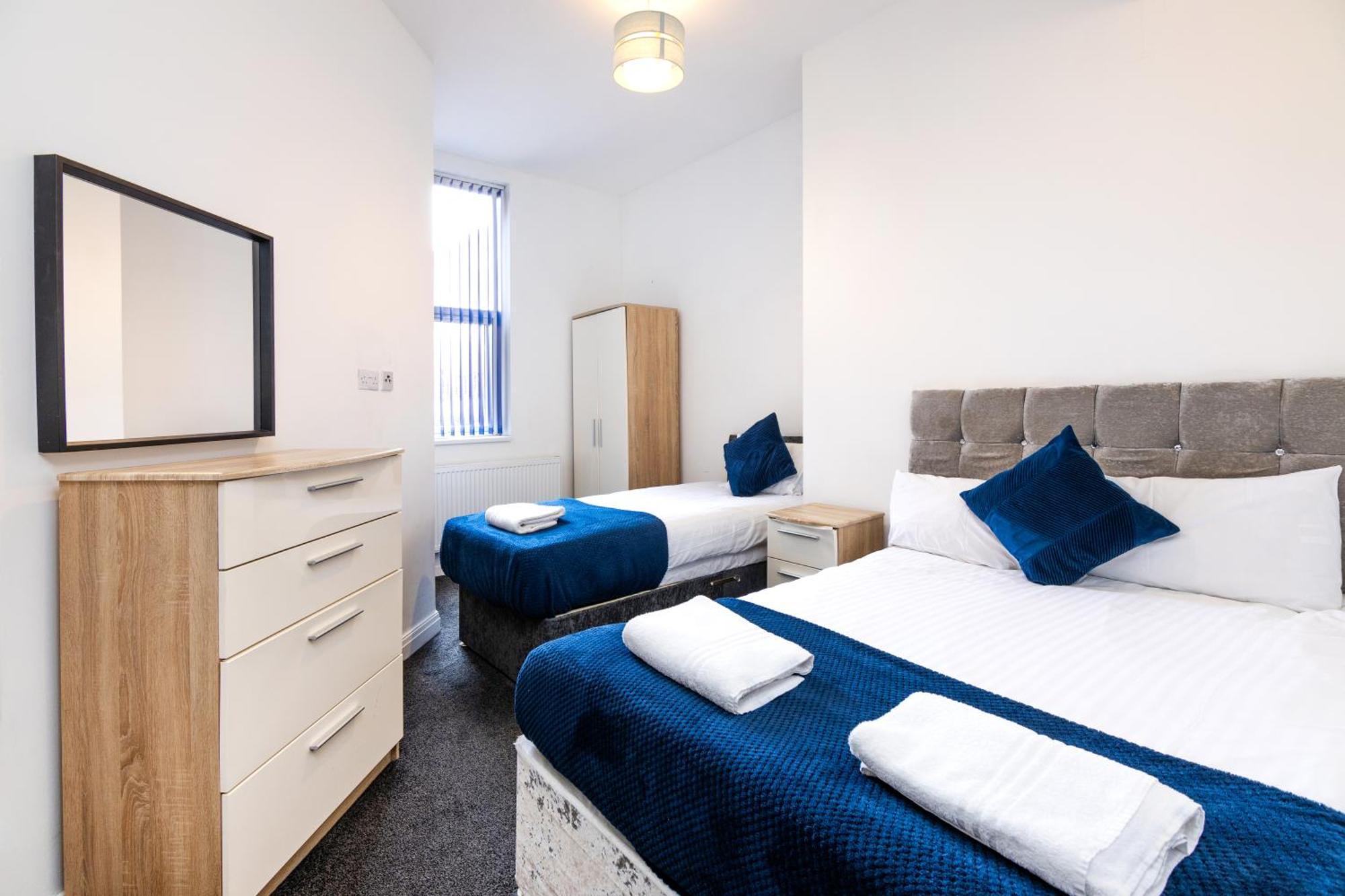 Apartment Spacious Close To City Centre With Secure Parking