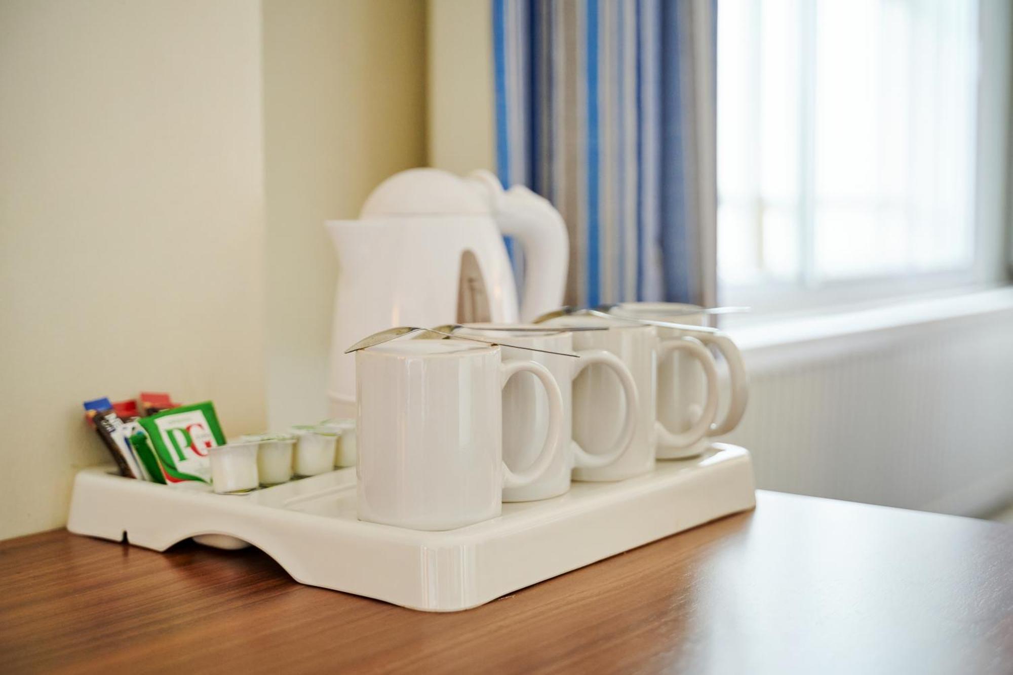 Discovery - Leeds Hotel
