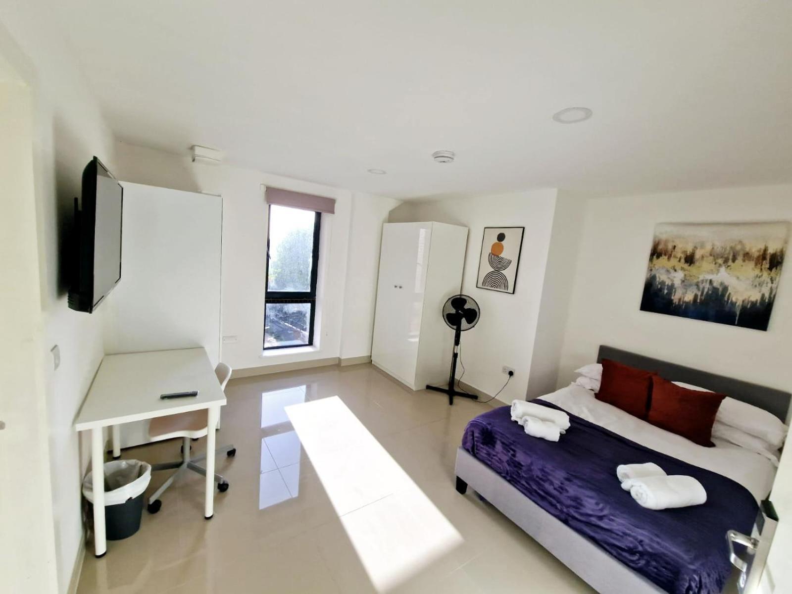 Mpl Ensuites With Kitchenettes - - Netflix & Wifi- First Direct & 02 Arena- Lgi Hospital & Uni 5 Mins Guest house
