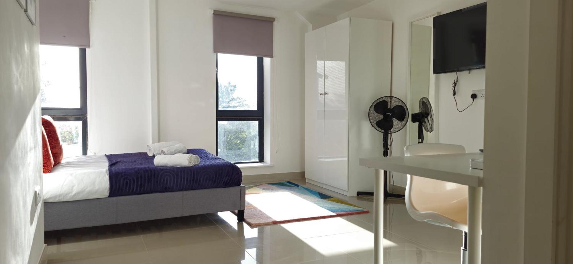 Guest house Mpl Ensuites With Kitchenettes - - Netflix & Wifi- First Direct & 02 Arena- Lgi Hospital & Uni 5 Mins Leeds (West Yorkshire)