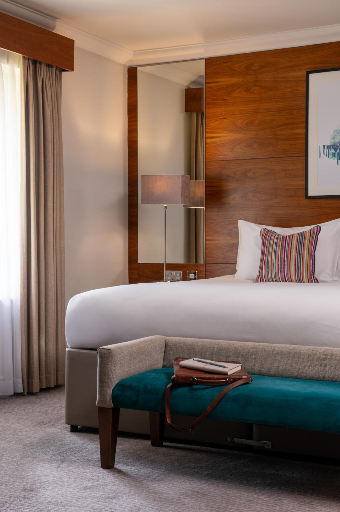 Thorpe Park And Hotel Leeds (West Yorkshire)