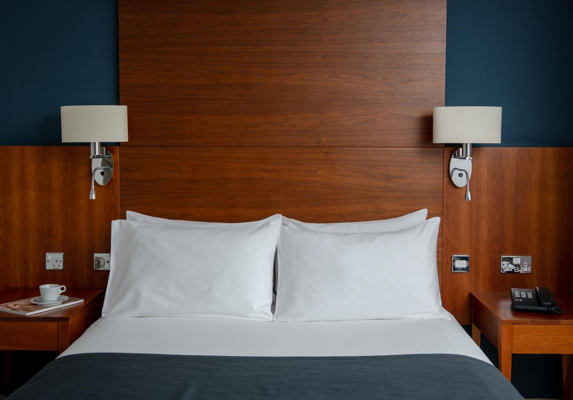 Thorpe Park And 4* Leeds (West Yorkshire)