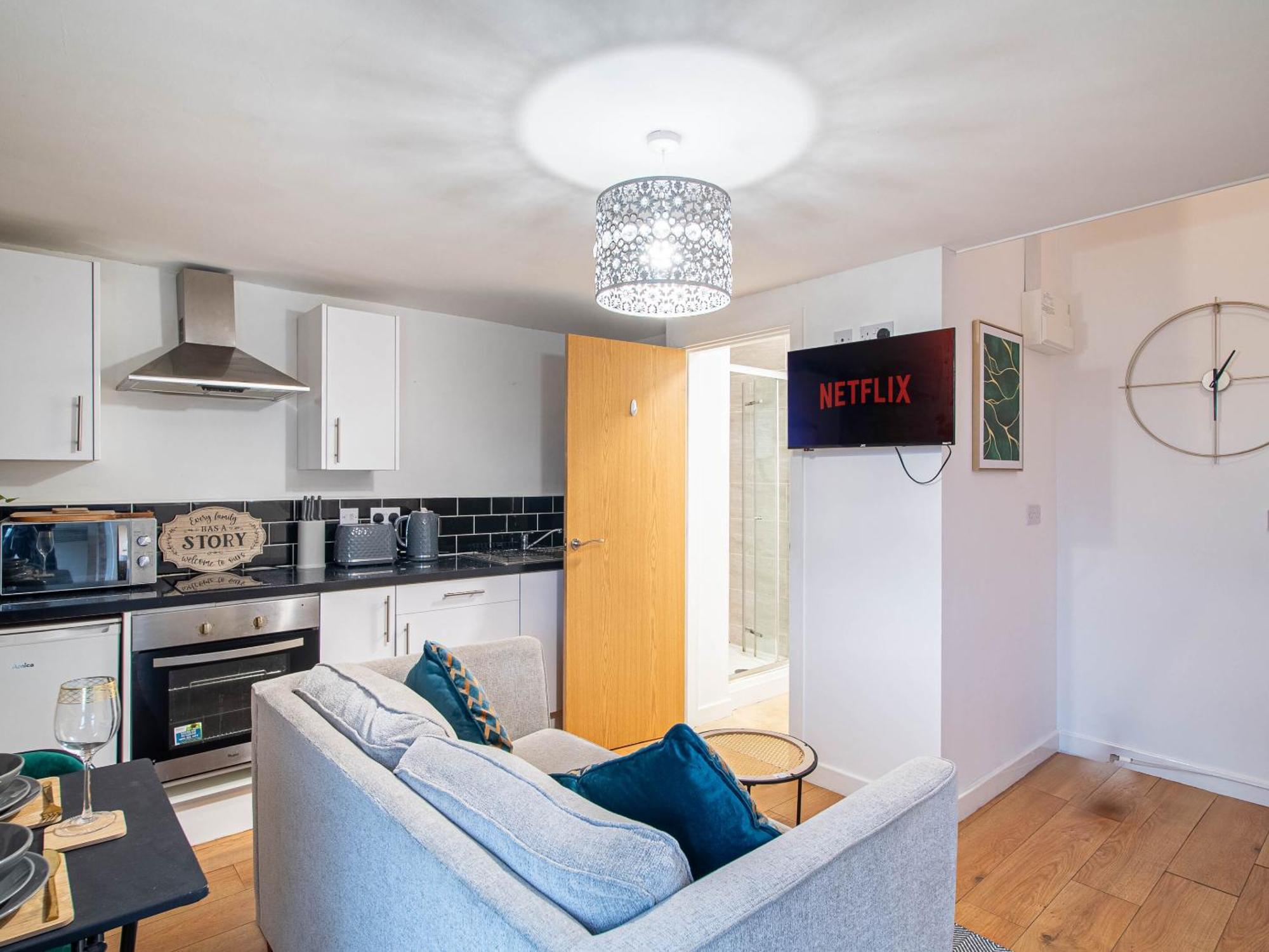 Bv Modern Near Kirkstall Shopping Centre Leeds (West Yorkshire)