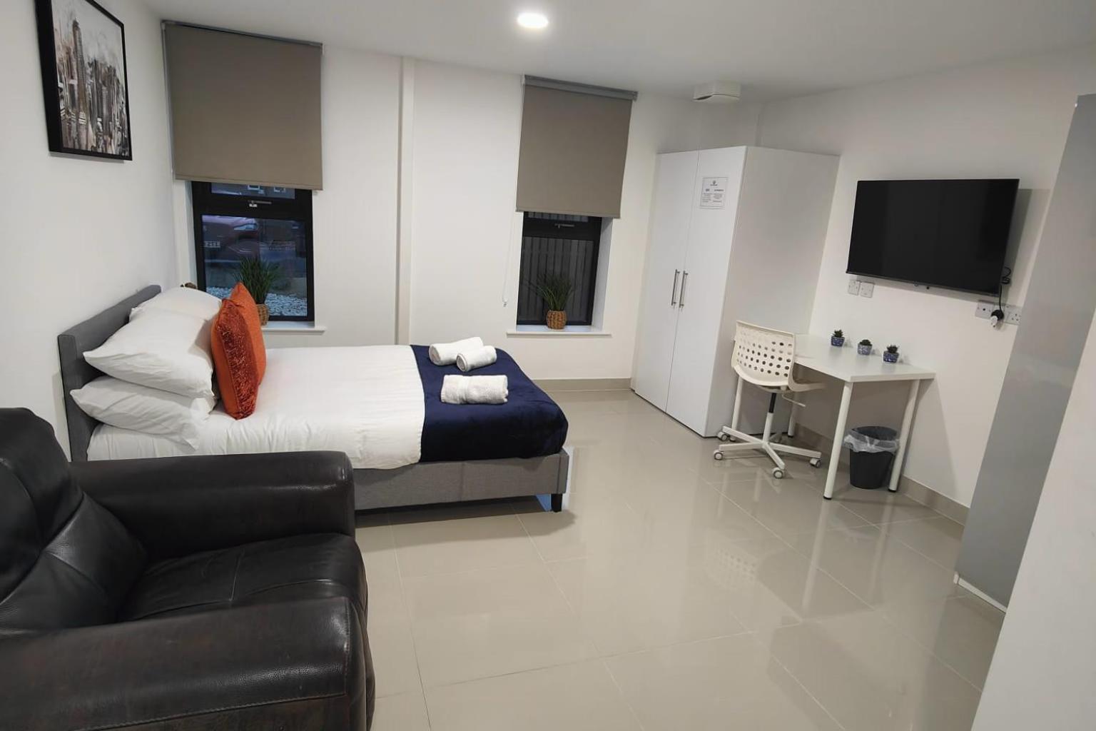 Leeds 3 Bed En-suites Retreat- Sleeps 9 Apartment *