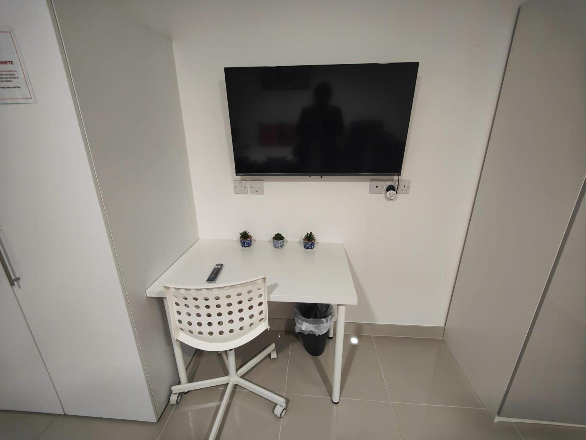Apartment Leeds 3 Bed En-suites Retreat- Sleeps 9 *