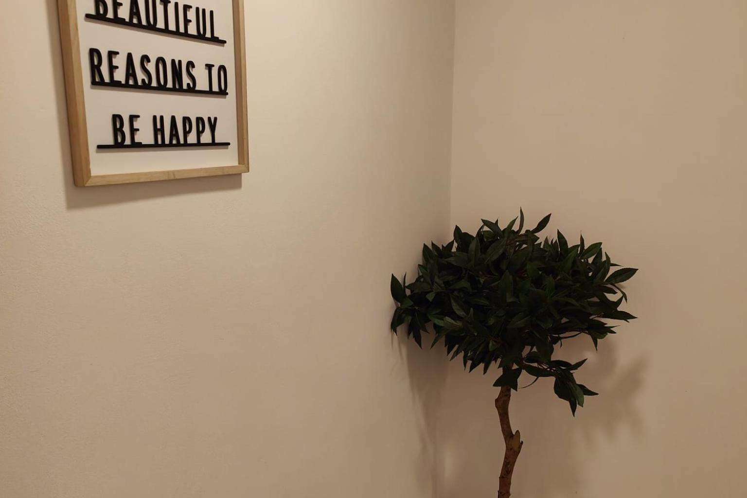 Leeds 3 Bed En-suites Retreat- Sleeps 9 *