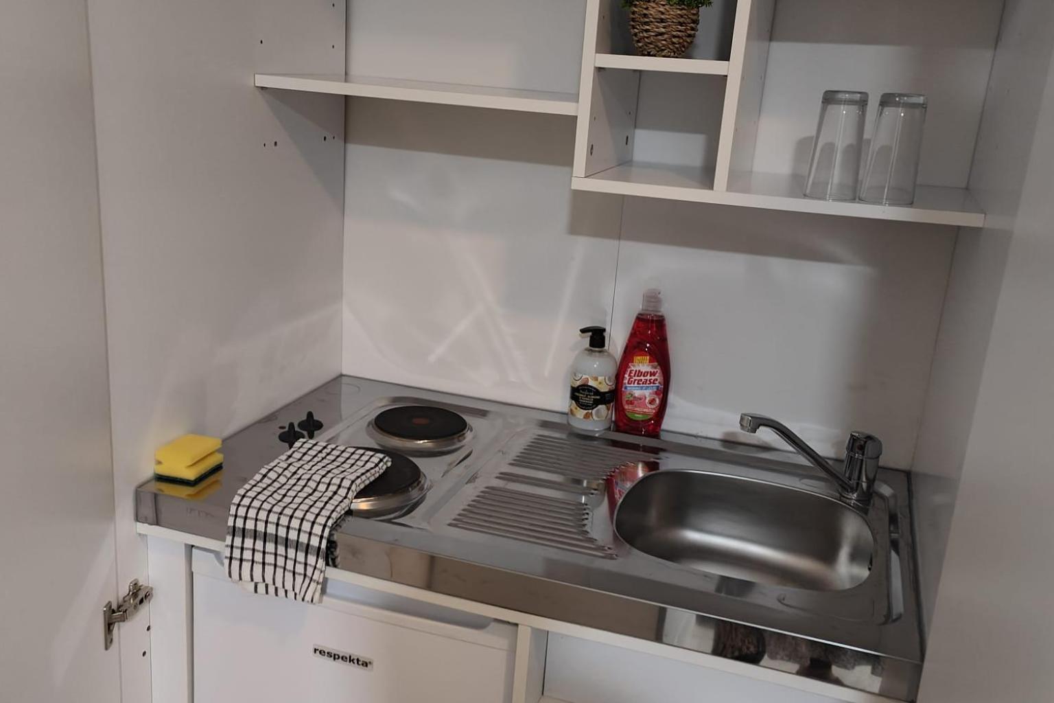 Leeds 3 Bed En-suites Retreat- Sleeps 9