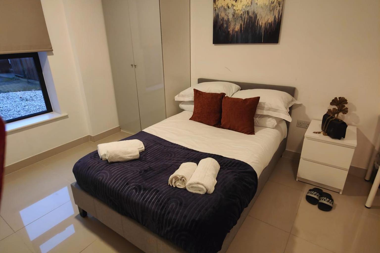 Leeds 3 Bed En-suites Retreat- Sleeps 9 Apartment