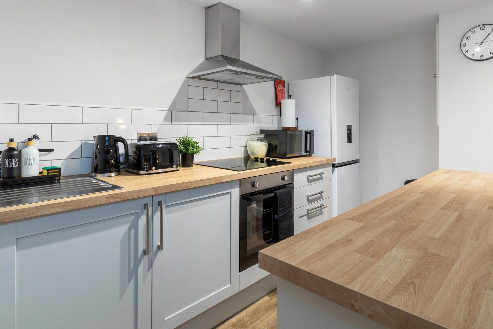 Luxury Lower-level One Bed Apartment Leeds (West Yorkshire)
