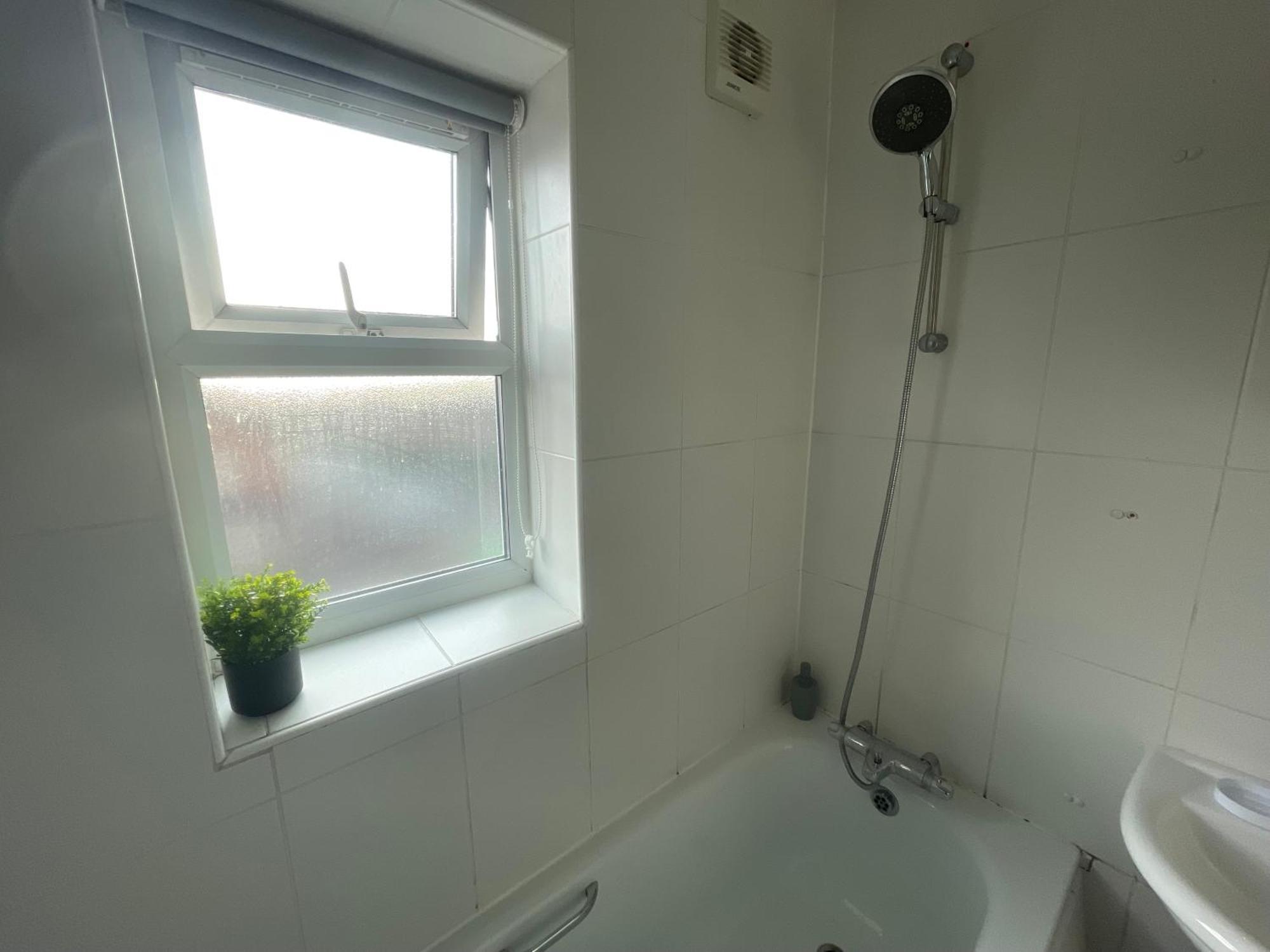 Spacious 2 Bedroom In Headingley Leeds