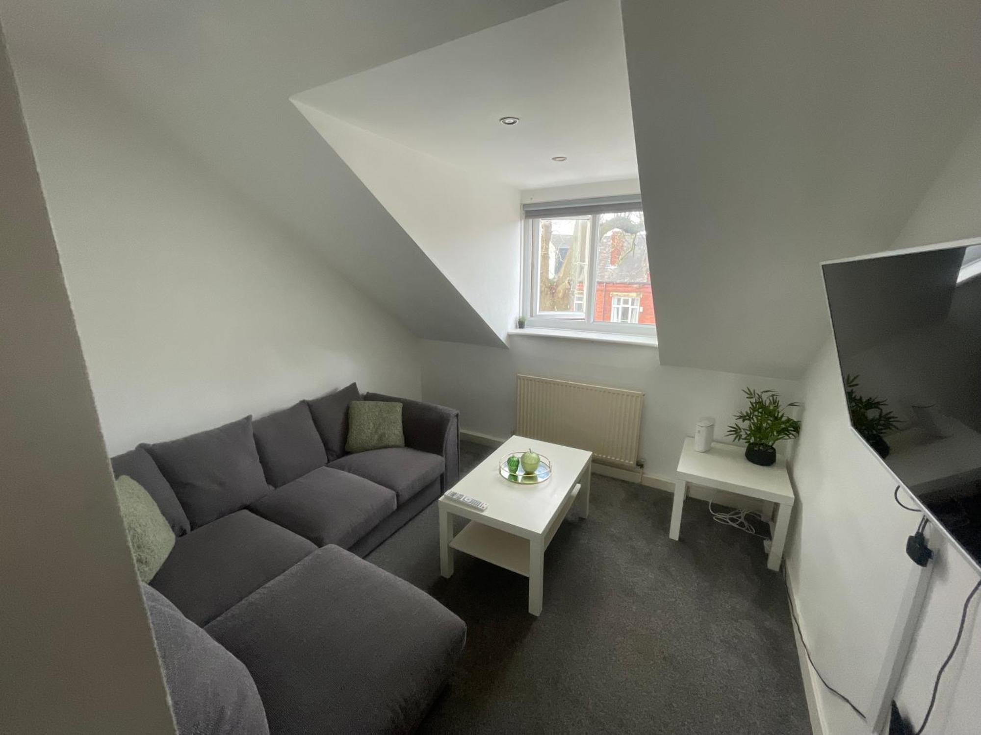 Spacious 2 Bedroom In Headingley Leeds *