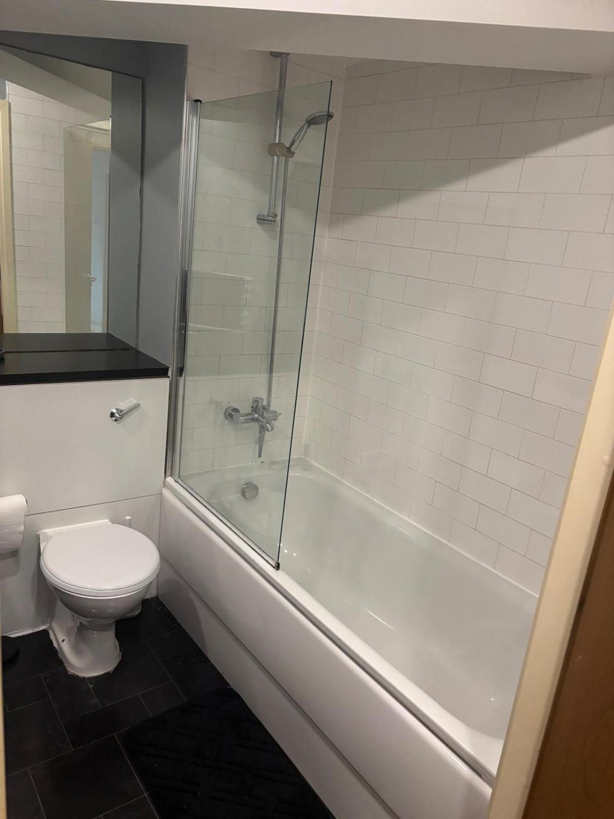 1 Bed Apartment- City Centre * Leeds (West Yorkshire)