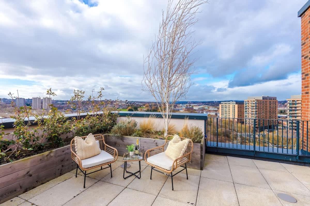 Leeds Centre - Roof Terrace & Free Parking Apartment