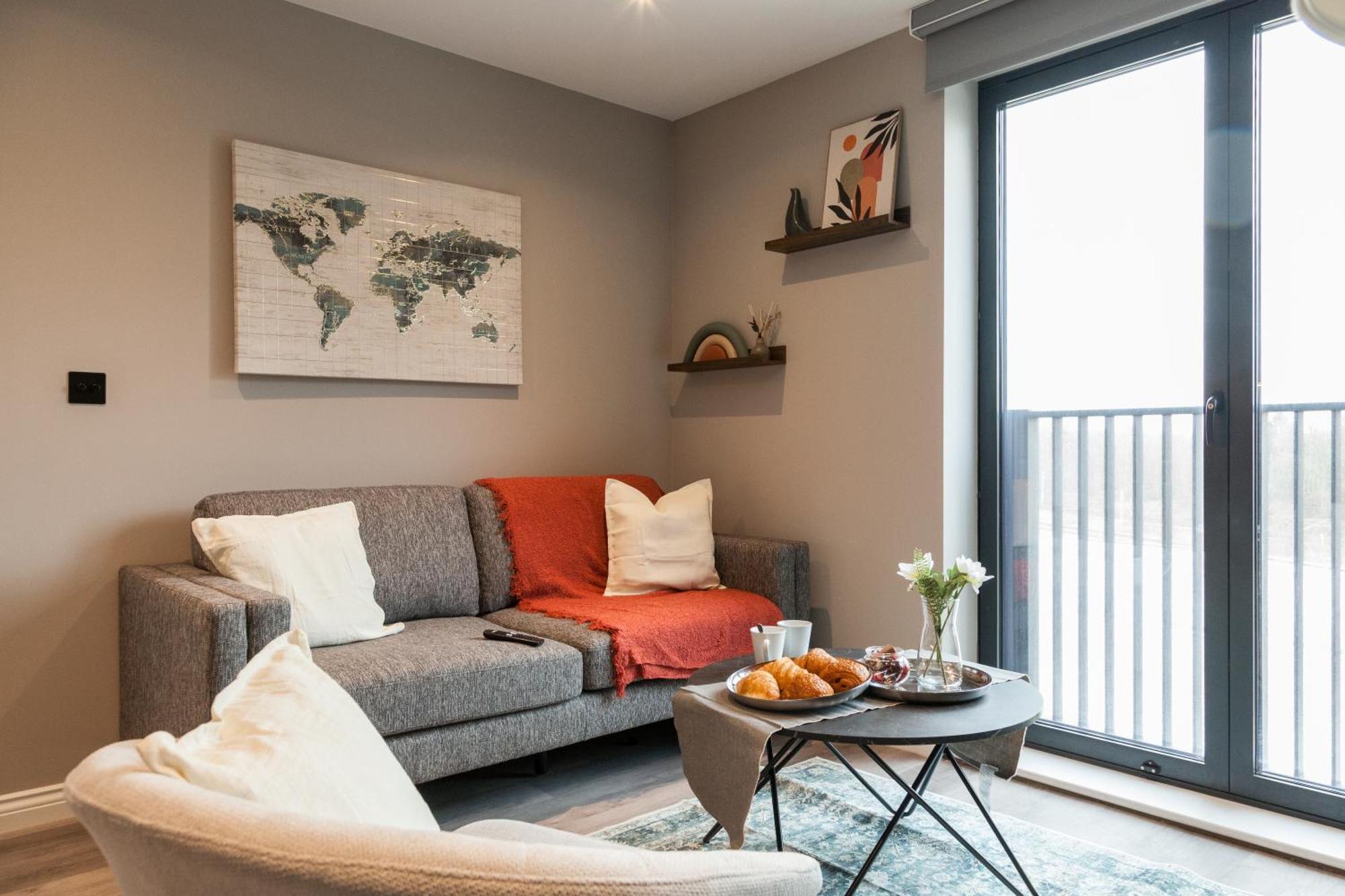 Springwell Gardens Near Leeds Station & Centre *