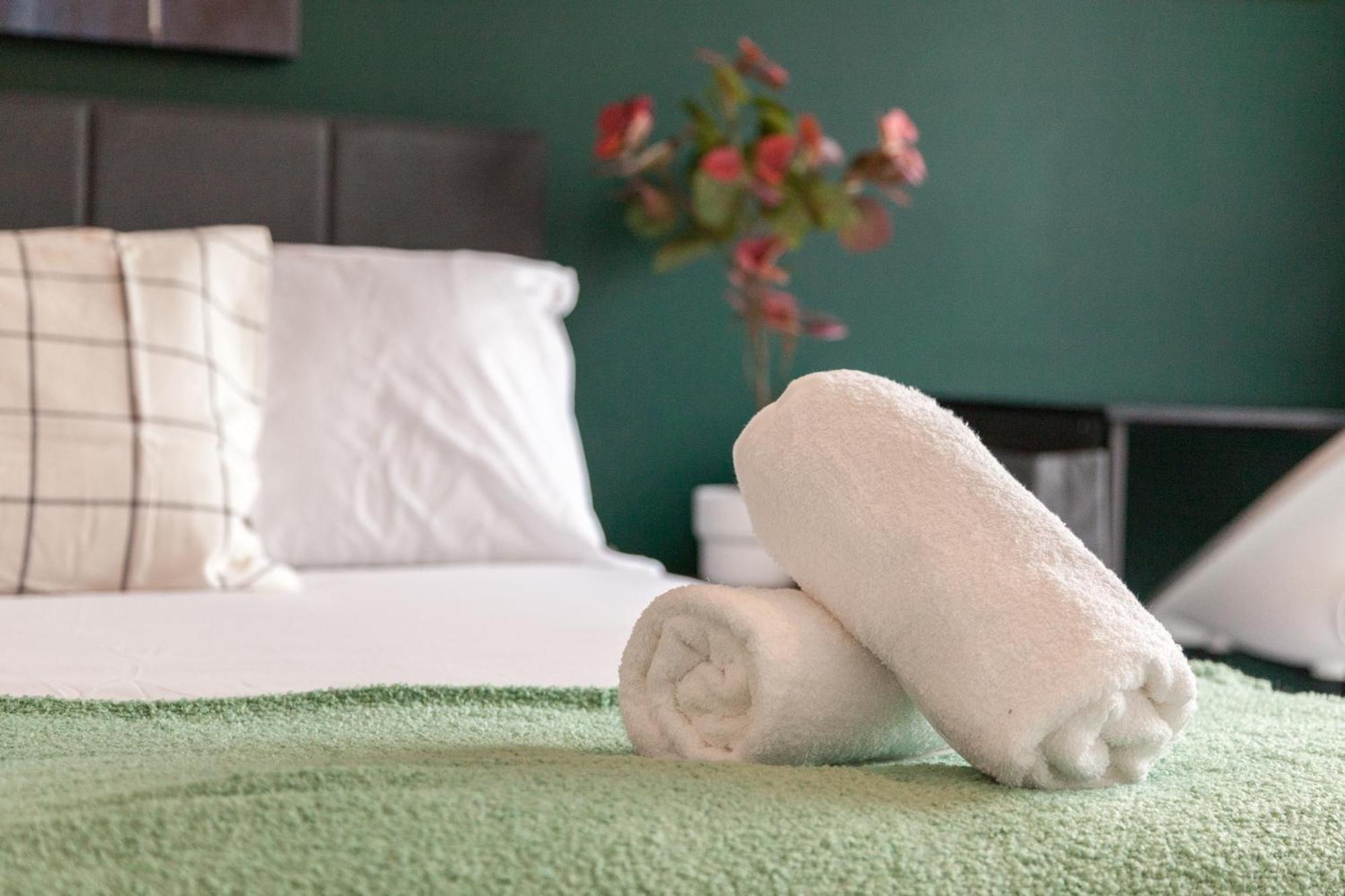 Springwell Gardens Near Leeds Station & Centre Apartment