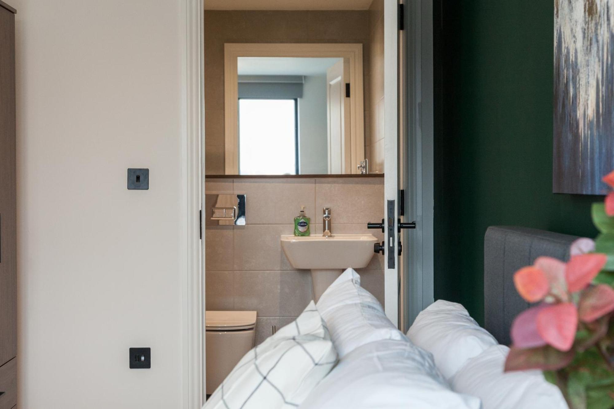 Apartment Springwell Gardens Near Leeds Station & Centre