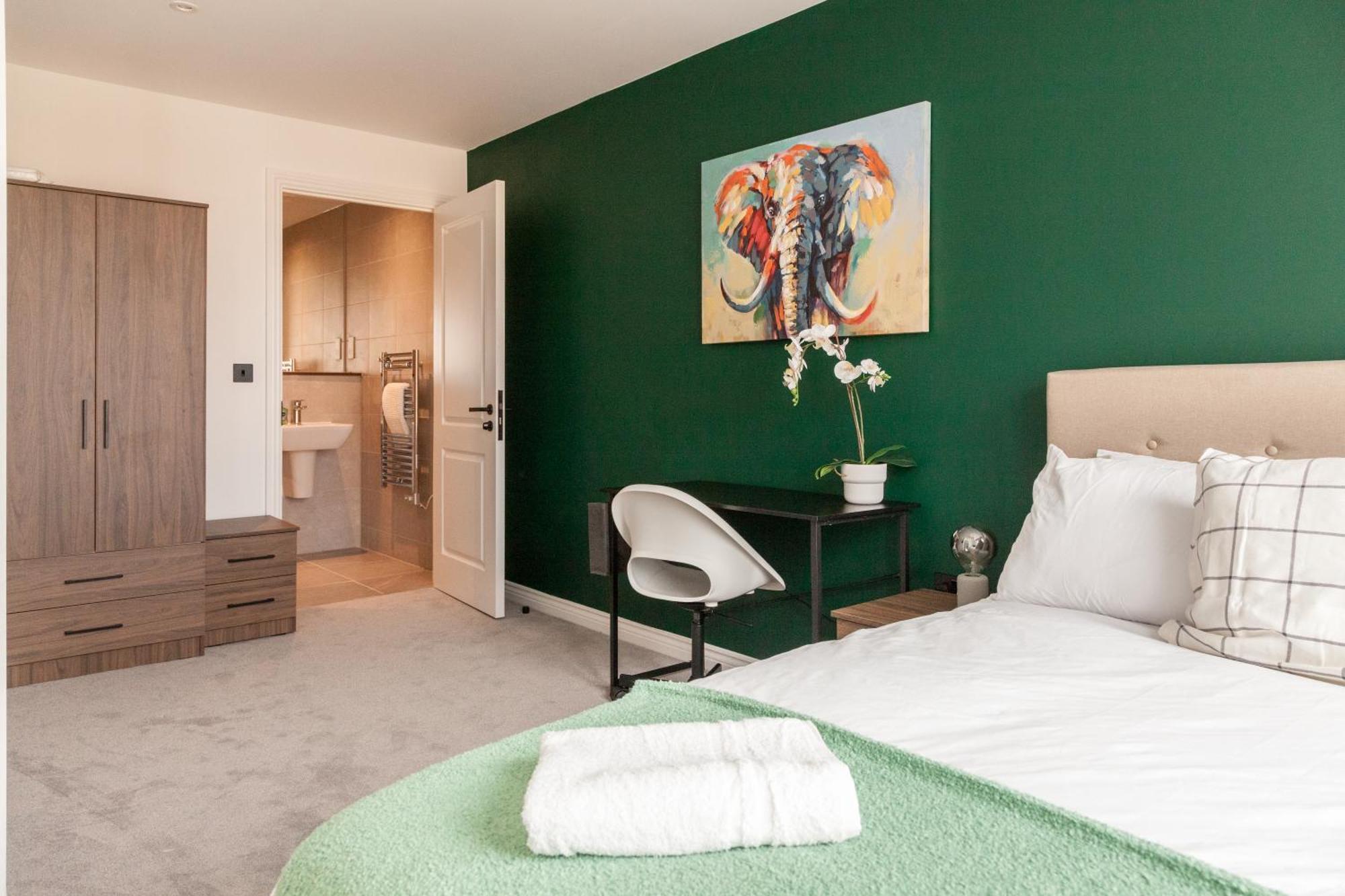 Springwell Gardens Near Leeds Station & Centre Apartment