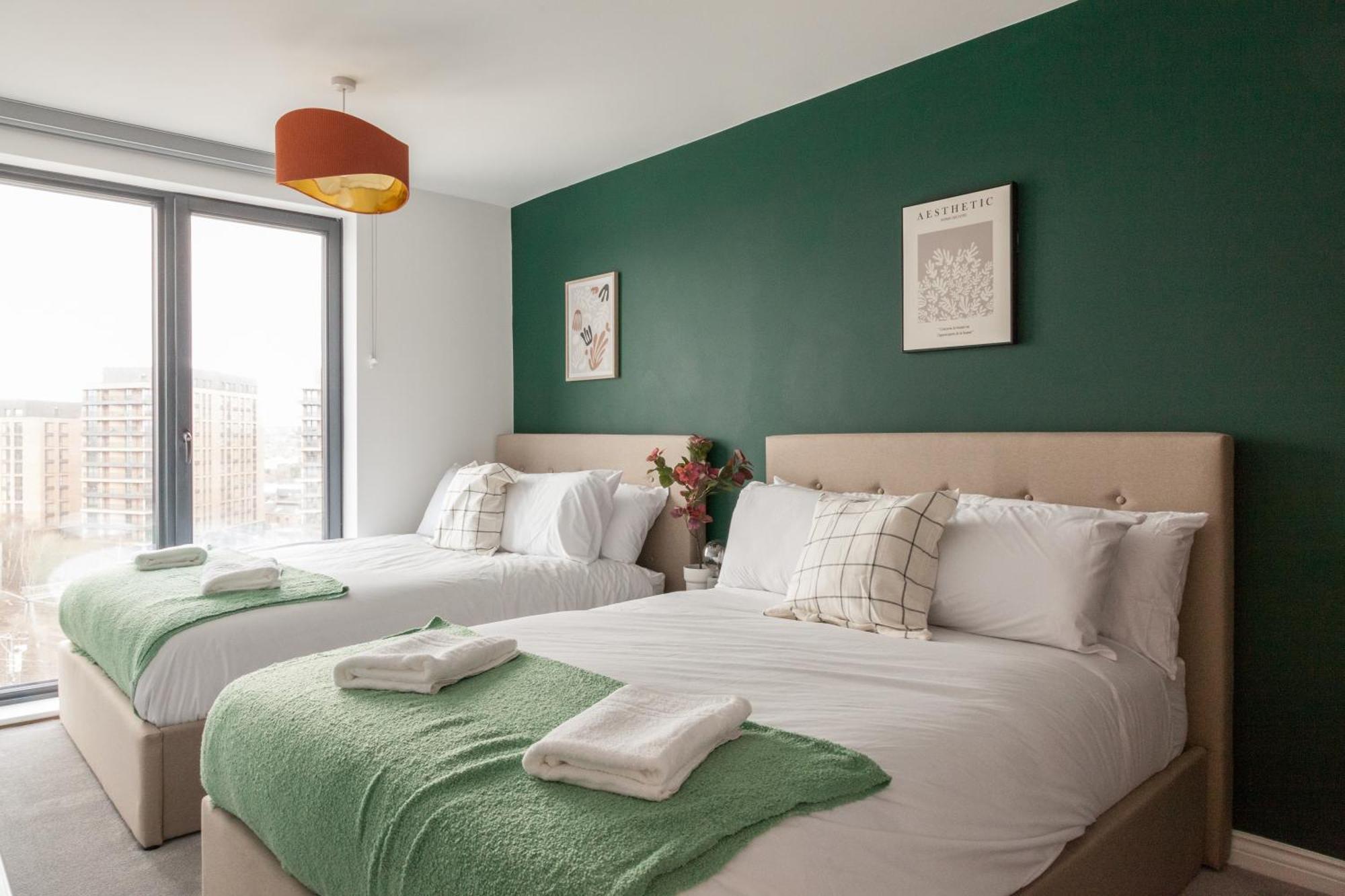Springwell Gardens Near Leeds Station & Centre Apartment *