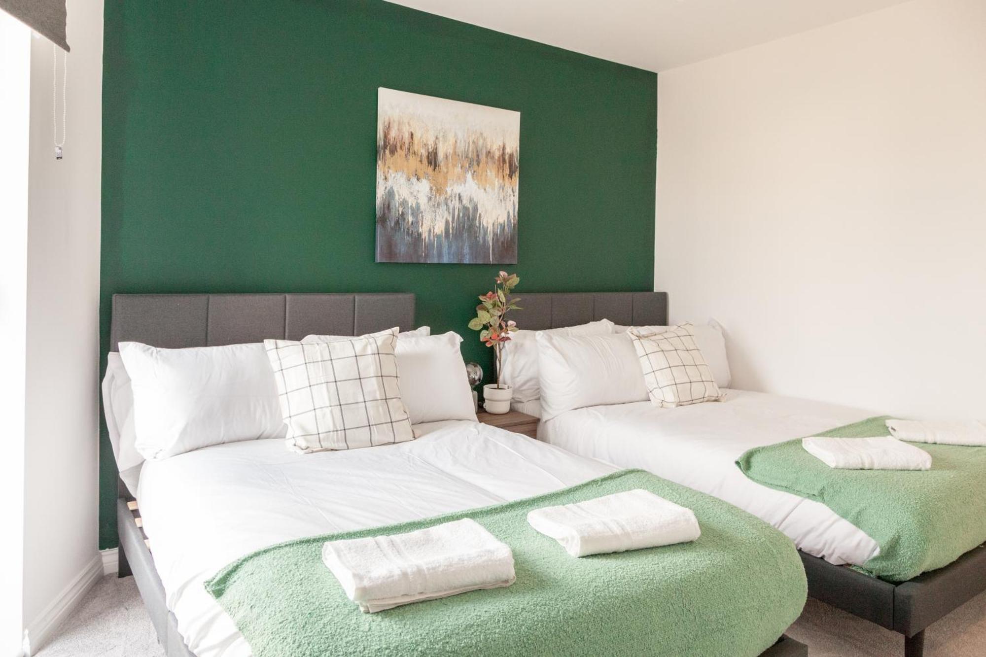 Springwell Gardens Near Leeds Station & Centre Leeds (West Yorkshire)