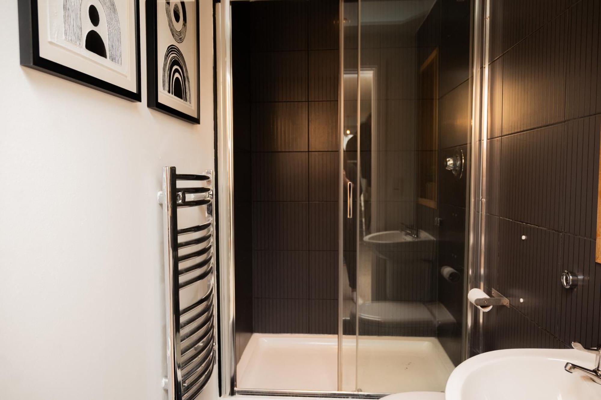 Luxury With Free Parking Leeds (West Yorkshire)