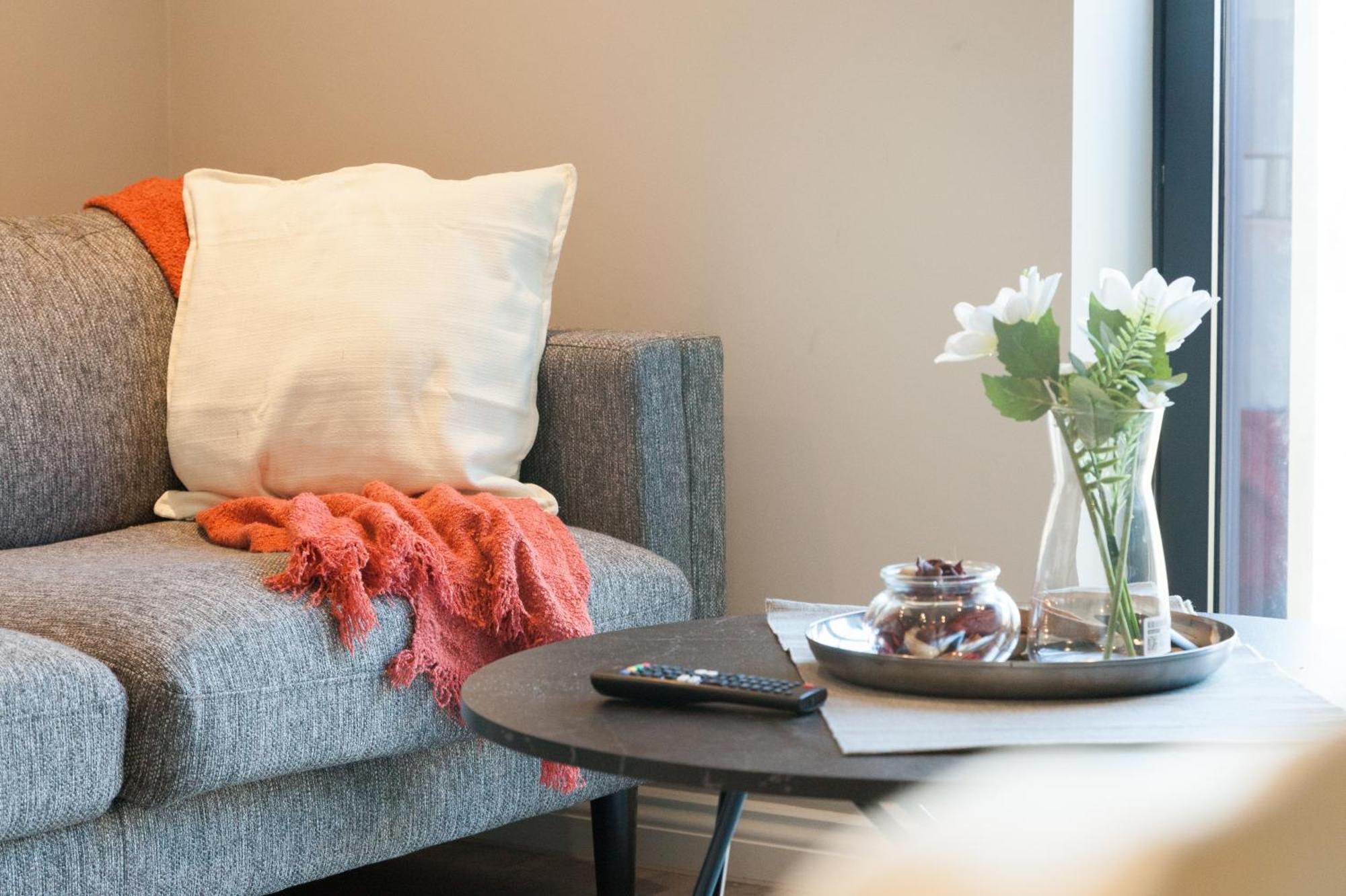 Springwell Gardens Near Leeds Station & Centre Apartment *