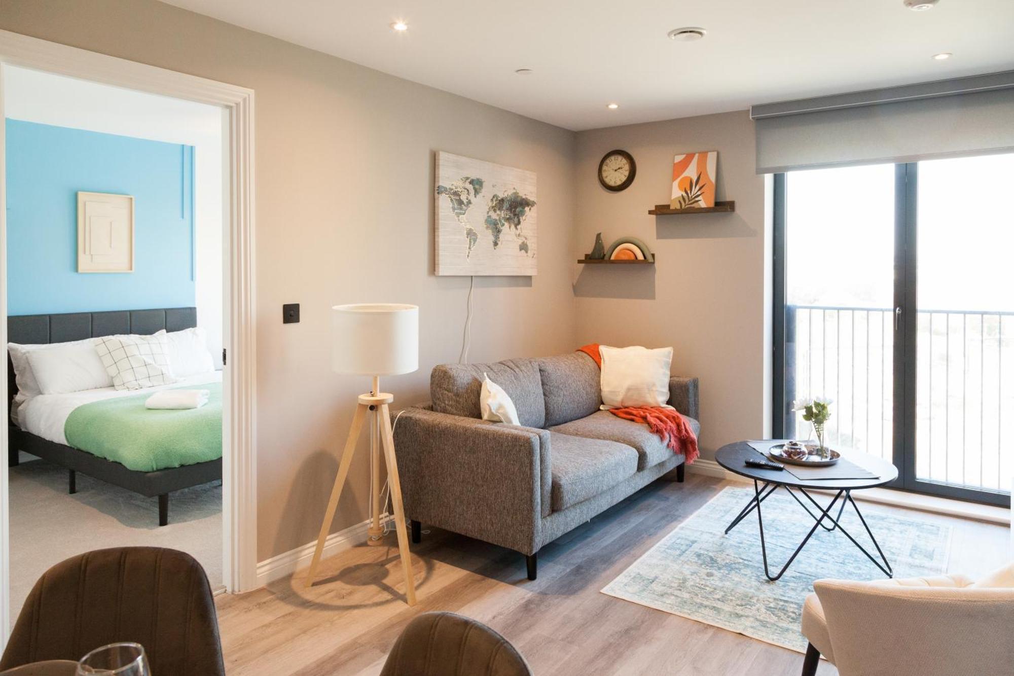 Springwell Gardens Near Leeds Station & Centre *
