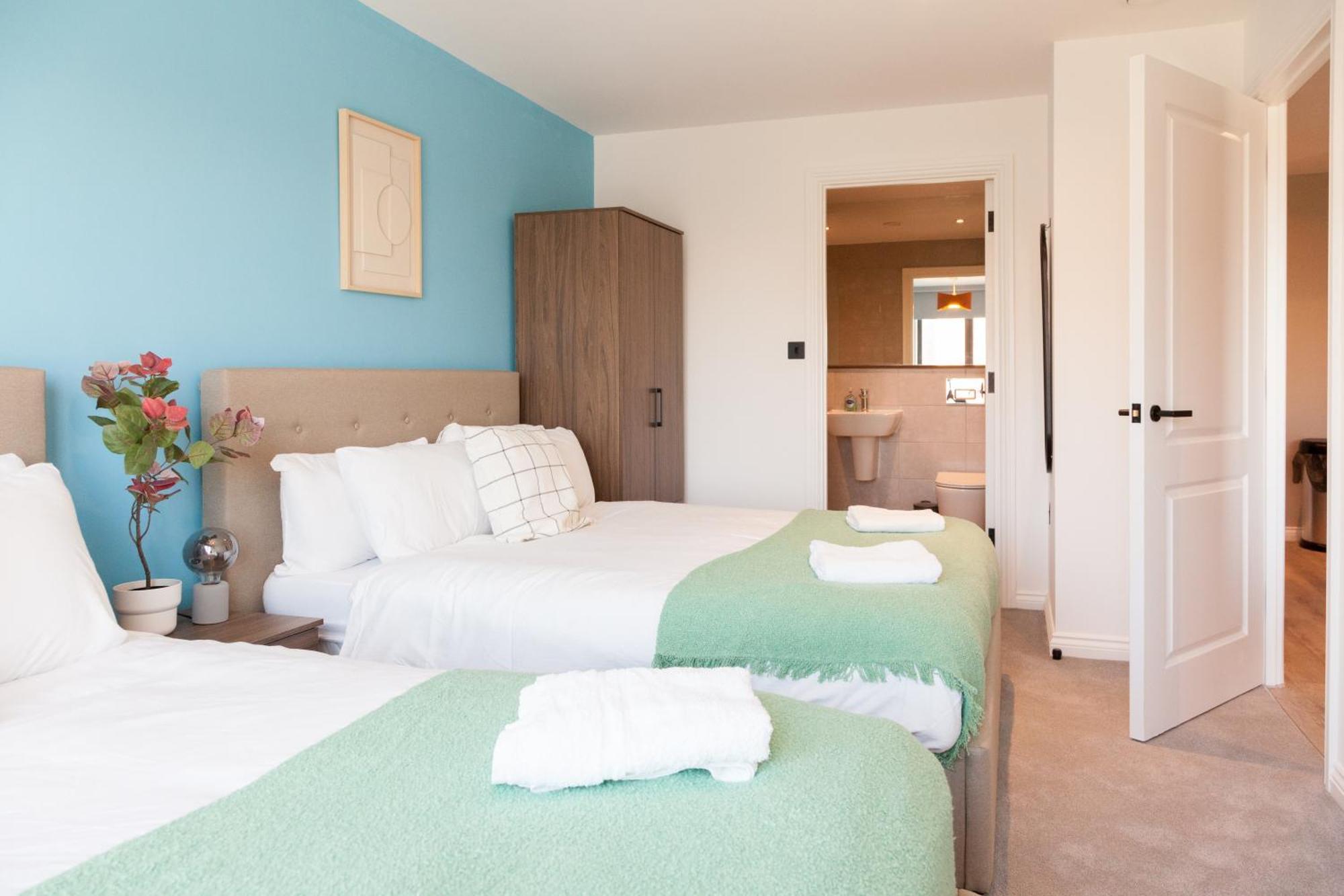 Springwell Gardens Near Leeds Station & Centre *