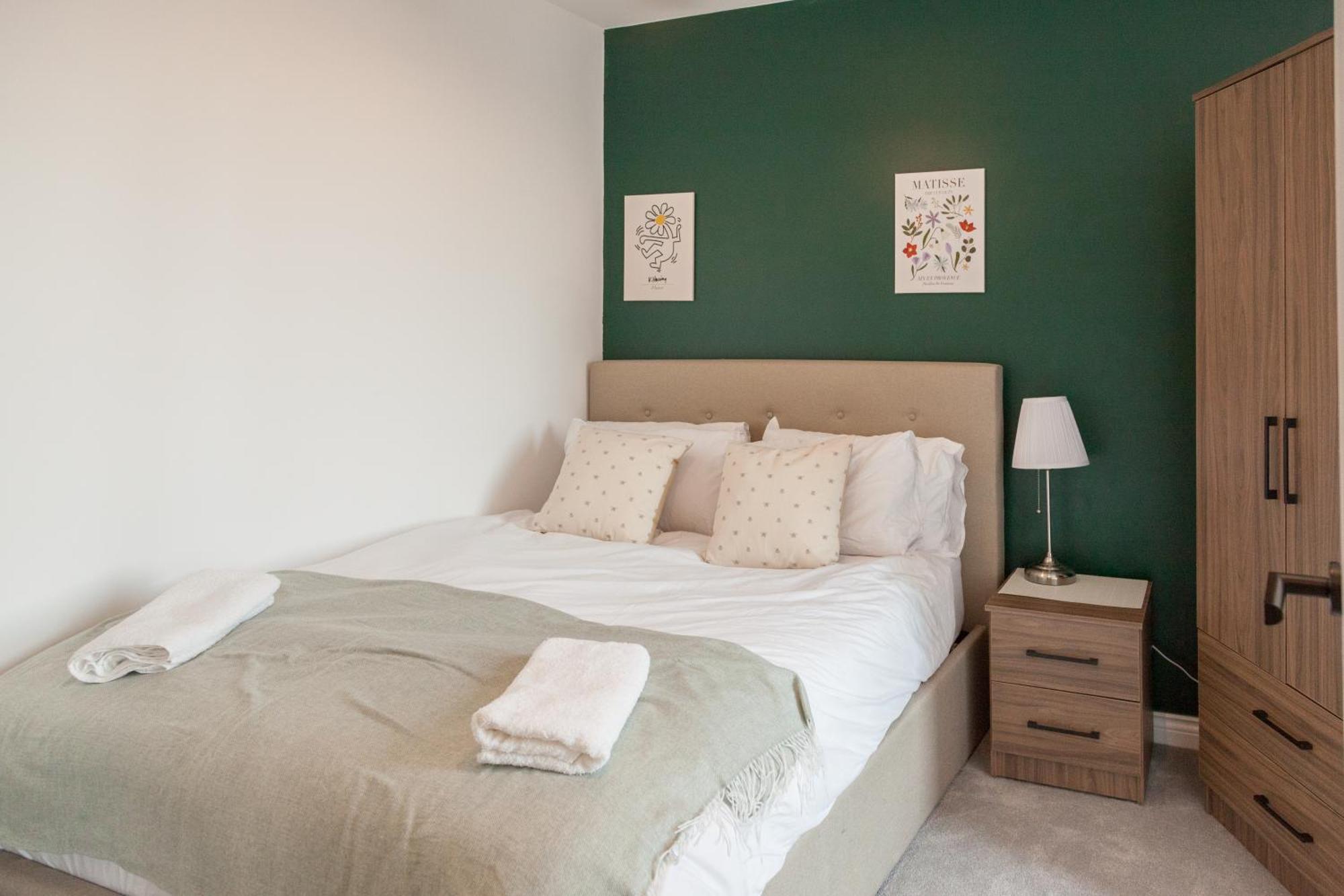 Apartment Springwell Gardens Near Leeds Station & Centre *