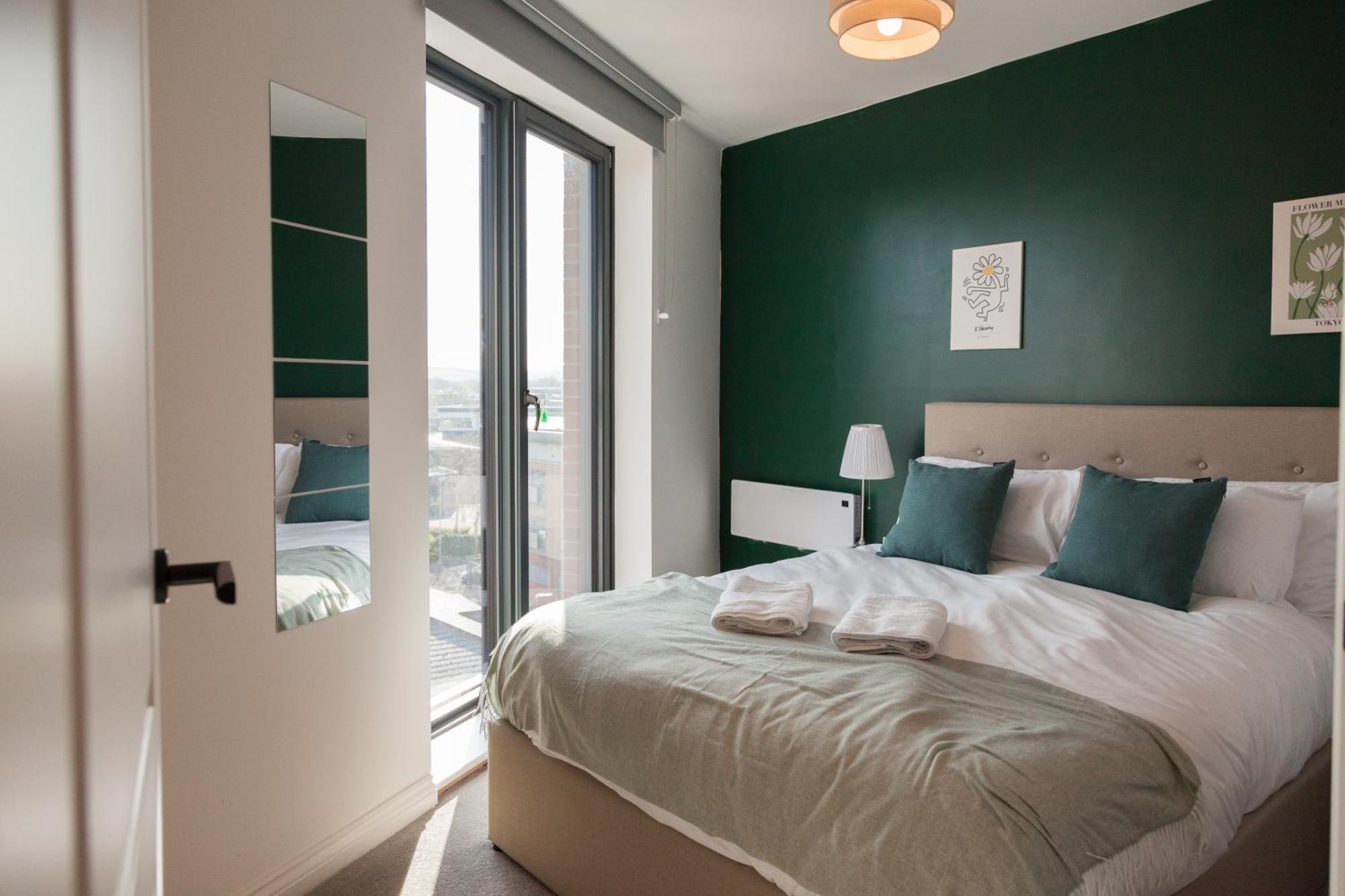 Springwell Gardens Near Leeds Station & Centre