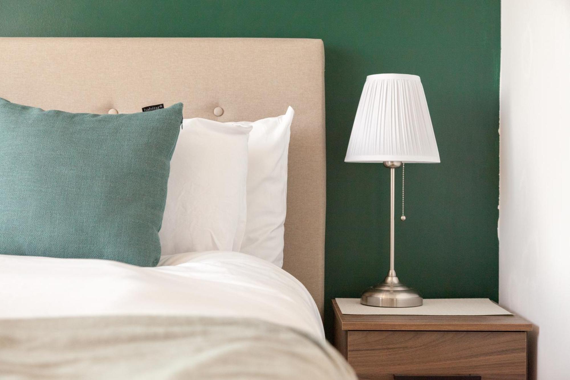 Springwell Gardens Near Leeds Station & Centre Apartment