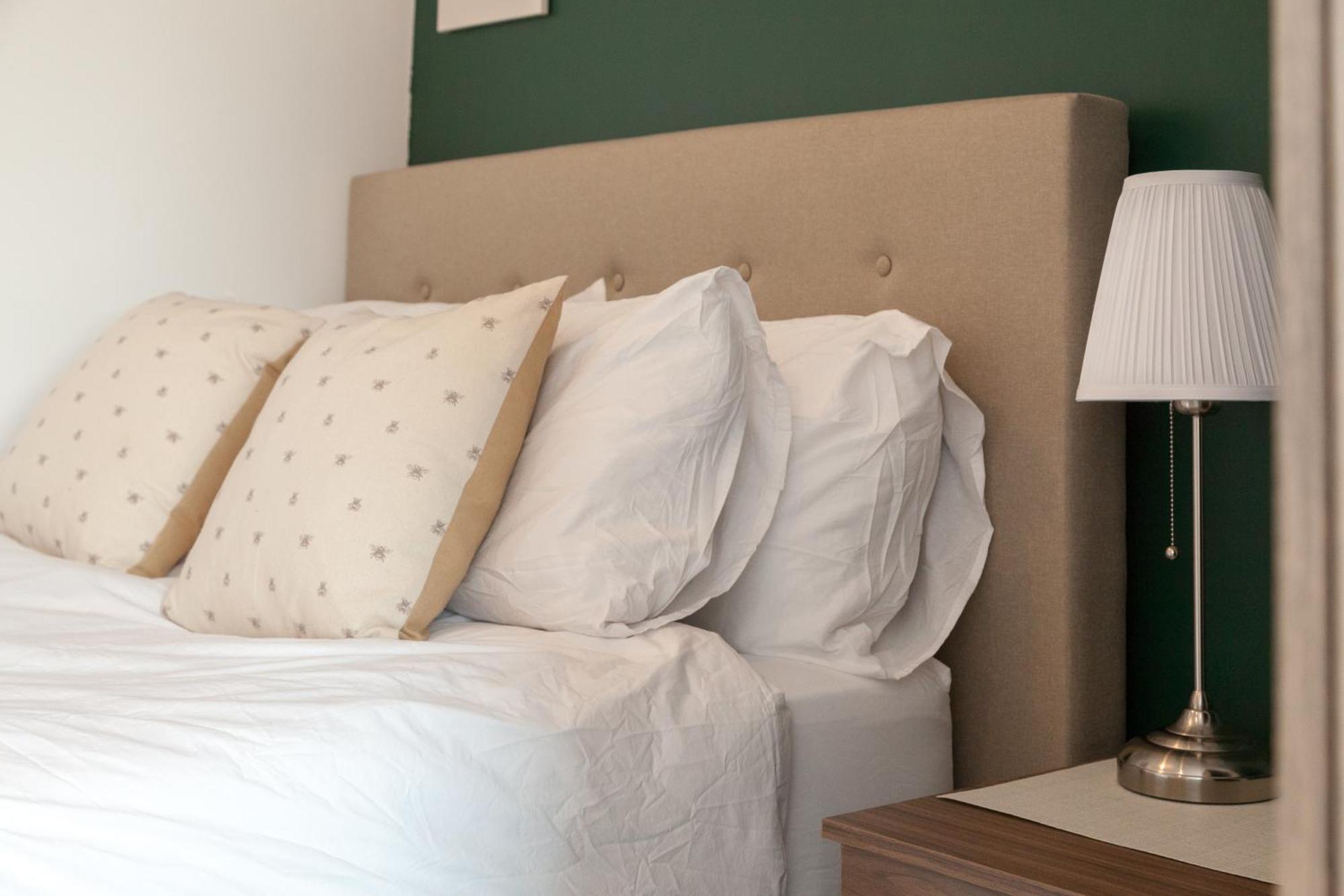 Springwell Gardens Near Leeds Station & Centre Apartment *
