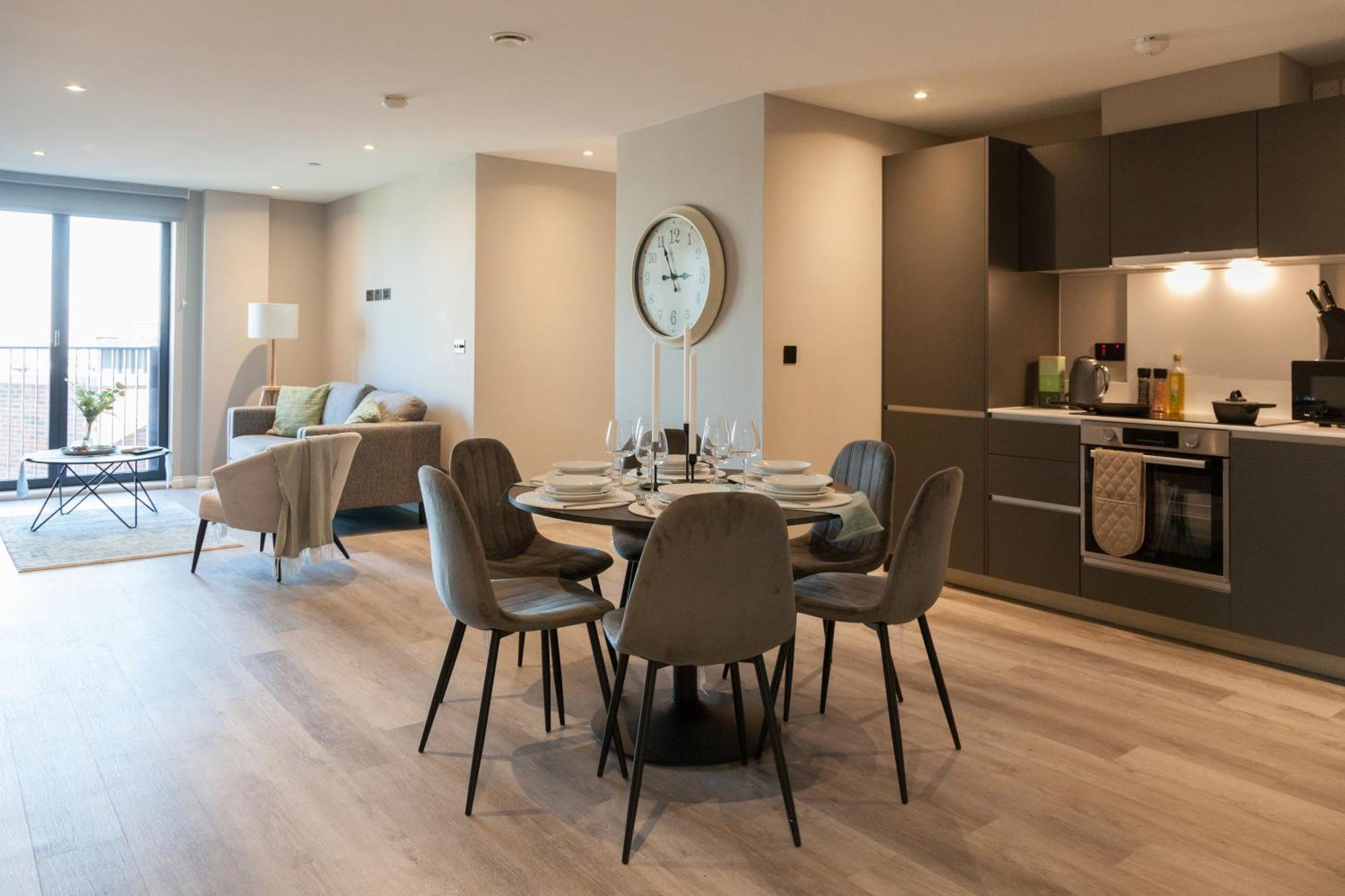 Springwell Gardens Near Leeds Station & Centre