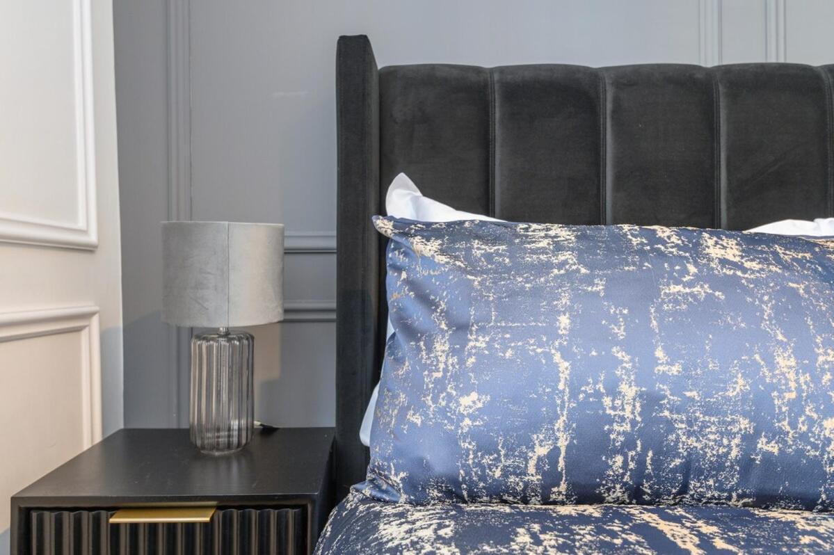 Paradise Boutique Deluxe - Center - Steps To Ivy Apartment Leeds (West Yorkshire)