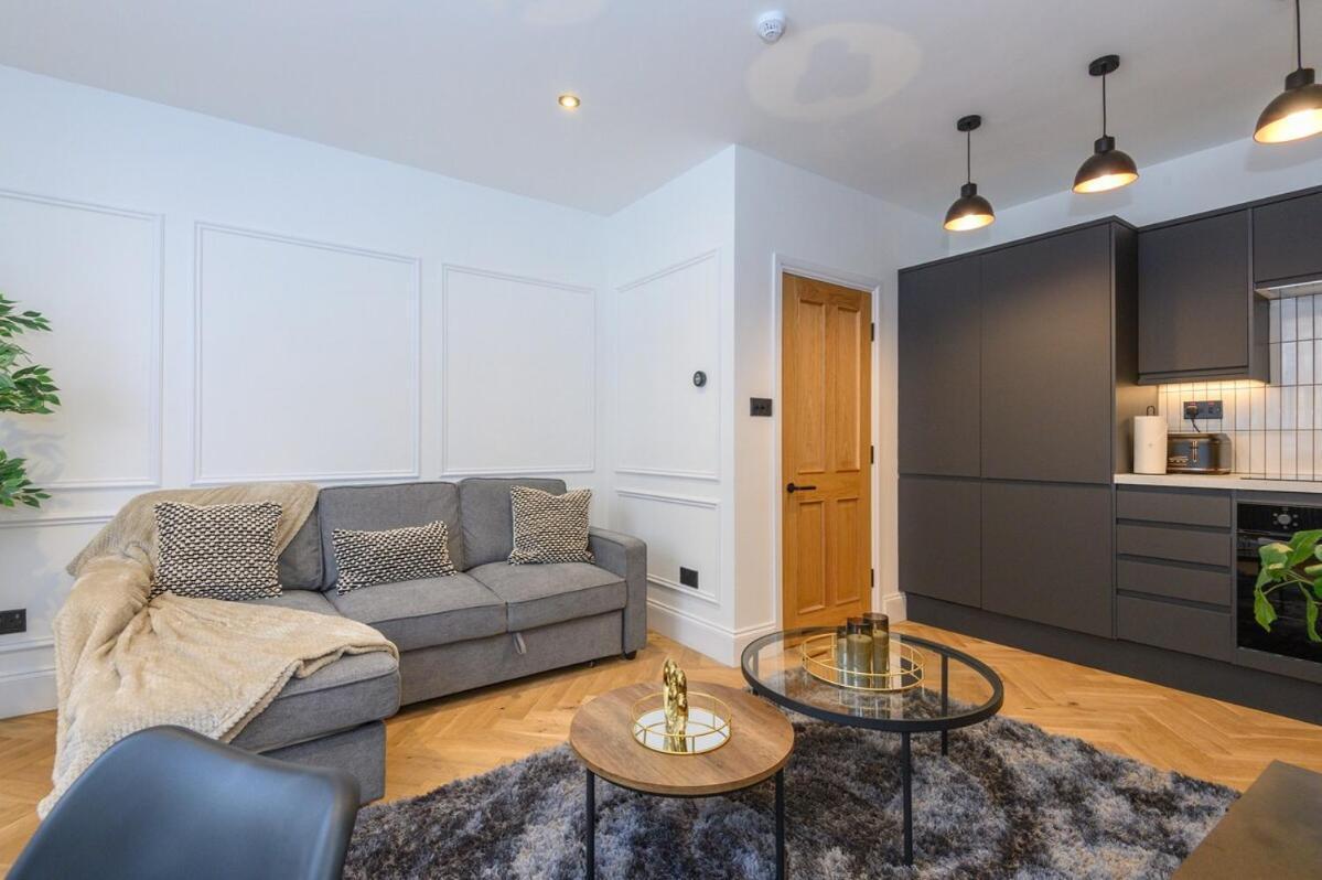 Apartment Paradise Boutique Deluxe - Center - Steps To Ivy Leeds (West Yorkshire)