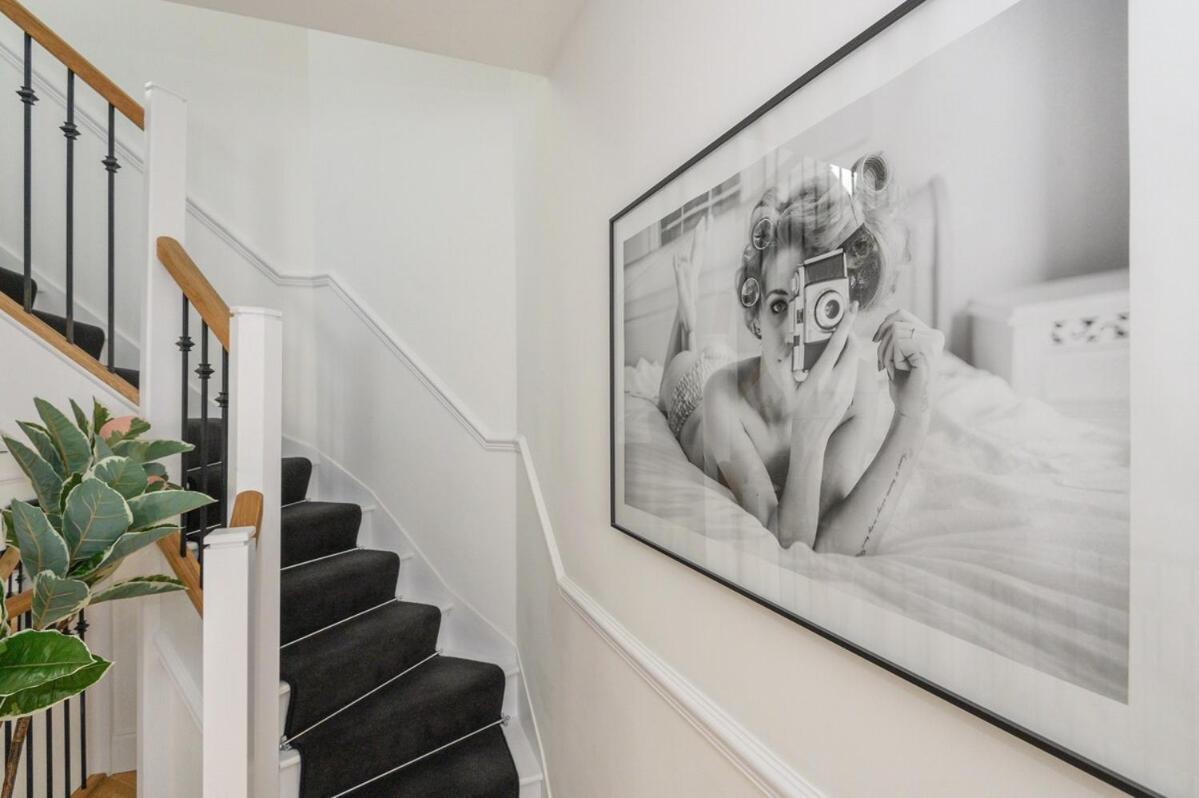 Paradise Boutique Deluxe - Center - Steps To Ivy Apartment *