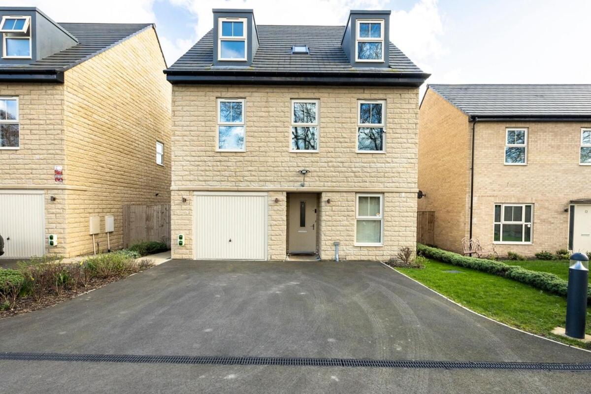 Very Comfortable Bed & Breakfast Leeds (West Yorkshire)